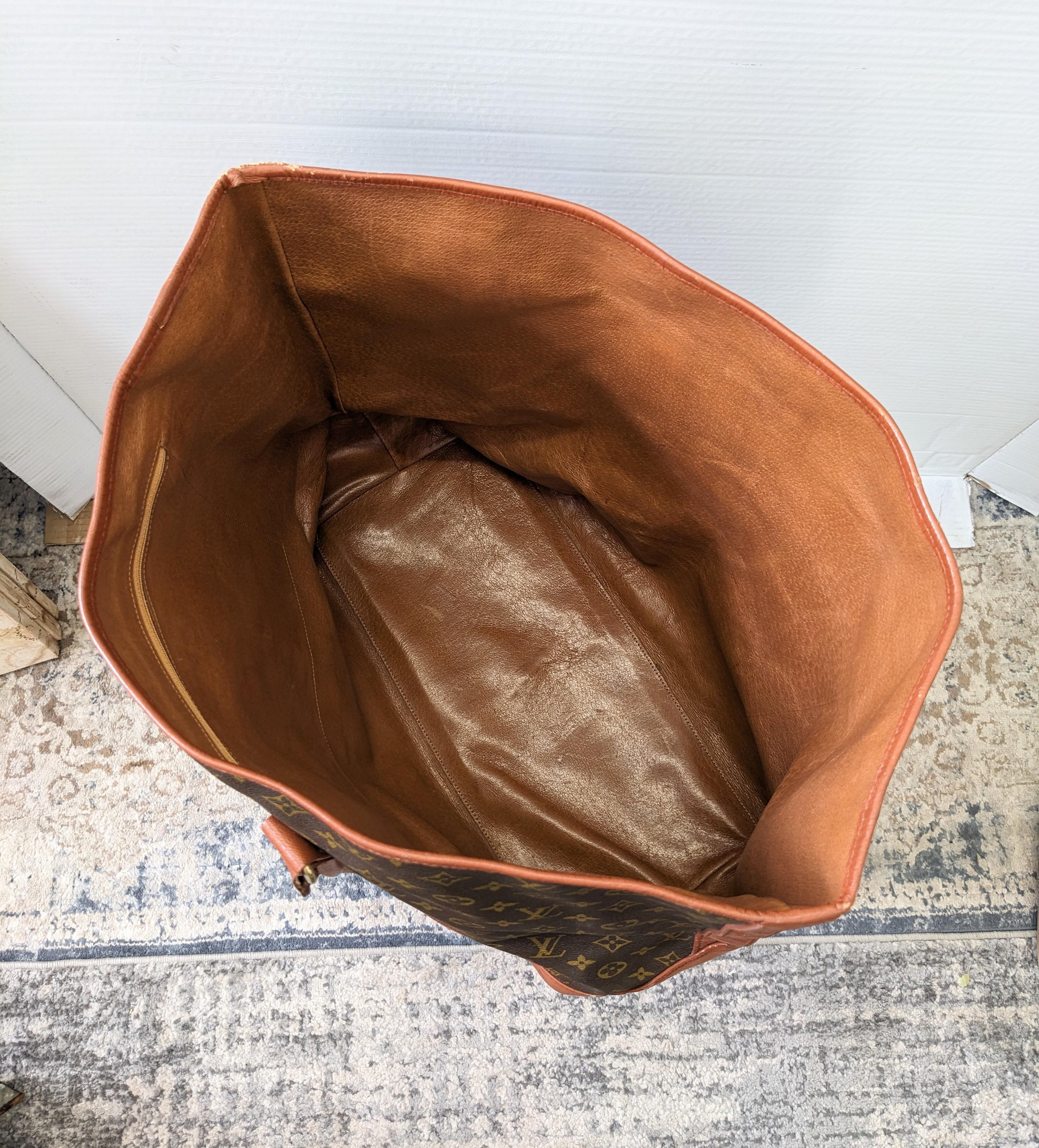 Louis Vuitton Sac Weekend GM in Monogram Canvas, The French Co. For Sale 8