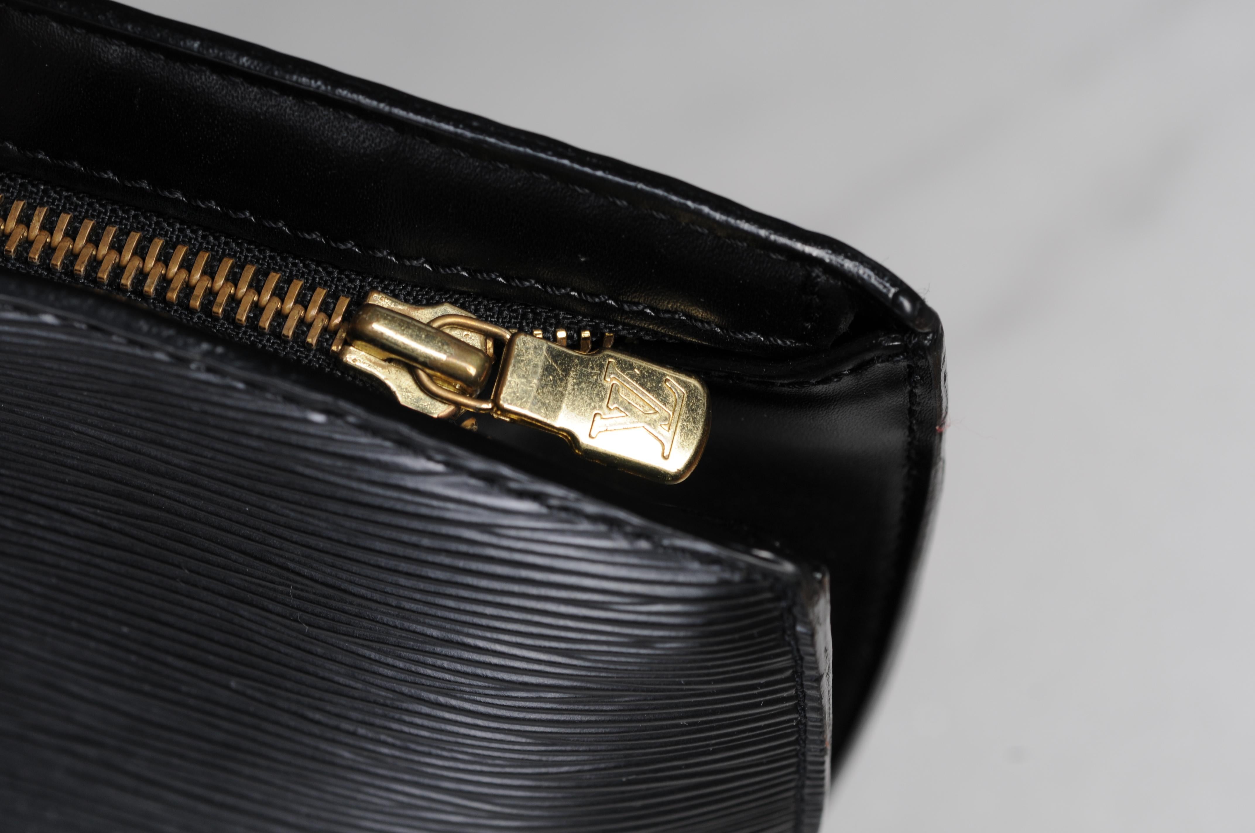 Louis Vuitton Saint Jacques PM Negro Piel EPI en venta 11