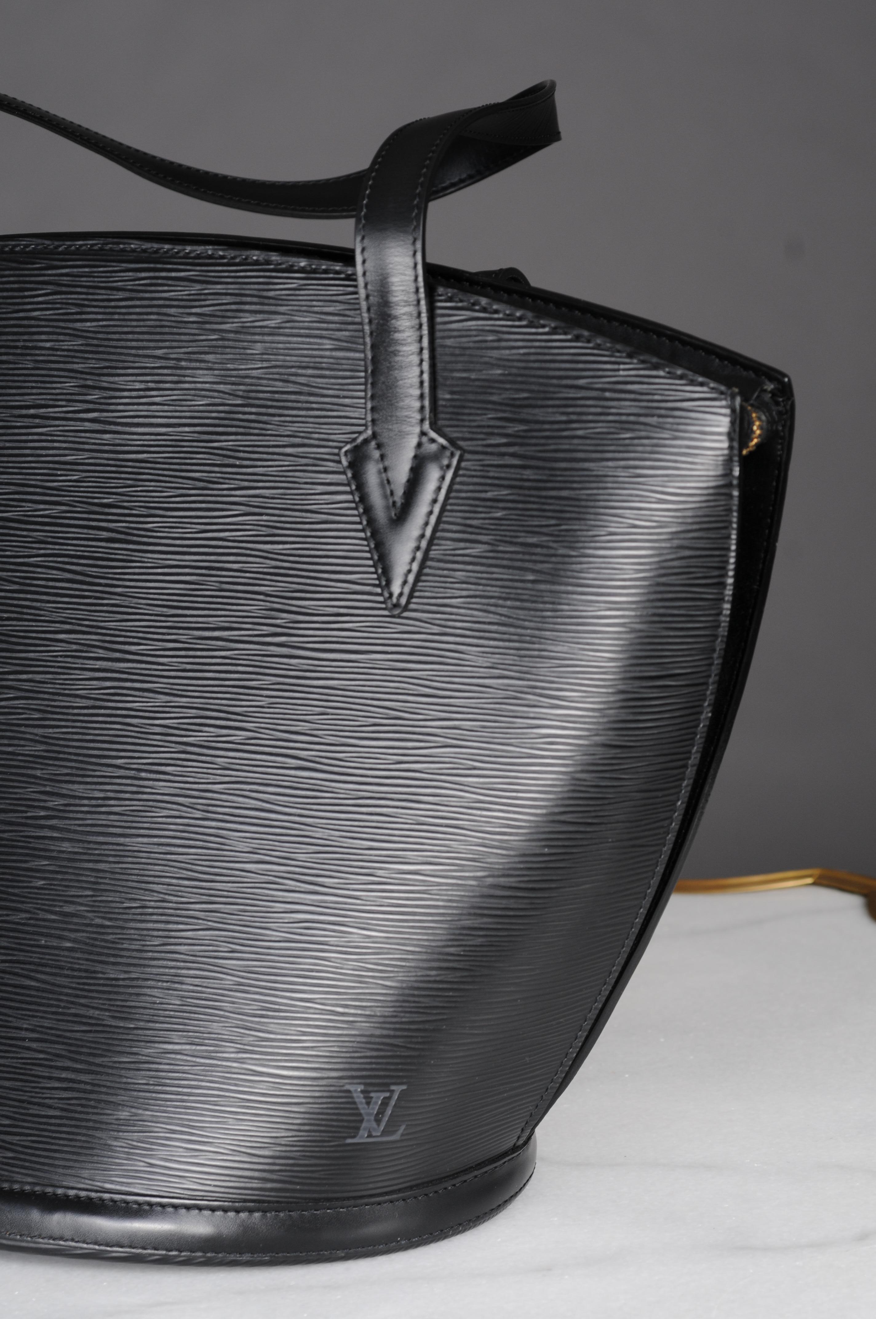 Louis Vuitton Saint Jacques PM Negro Piel EPI en venta 13