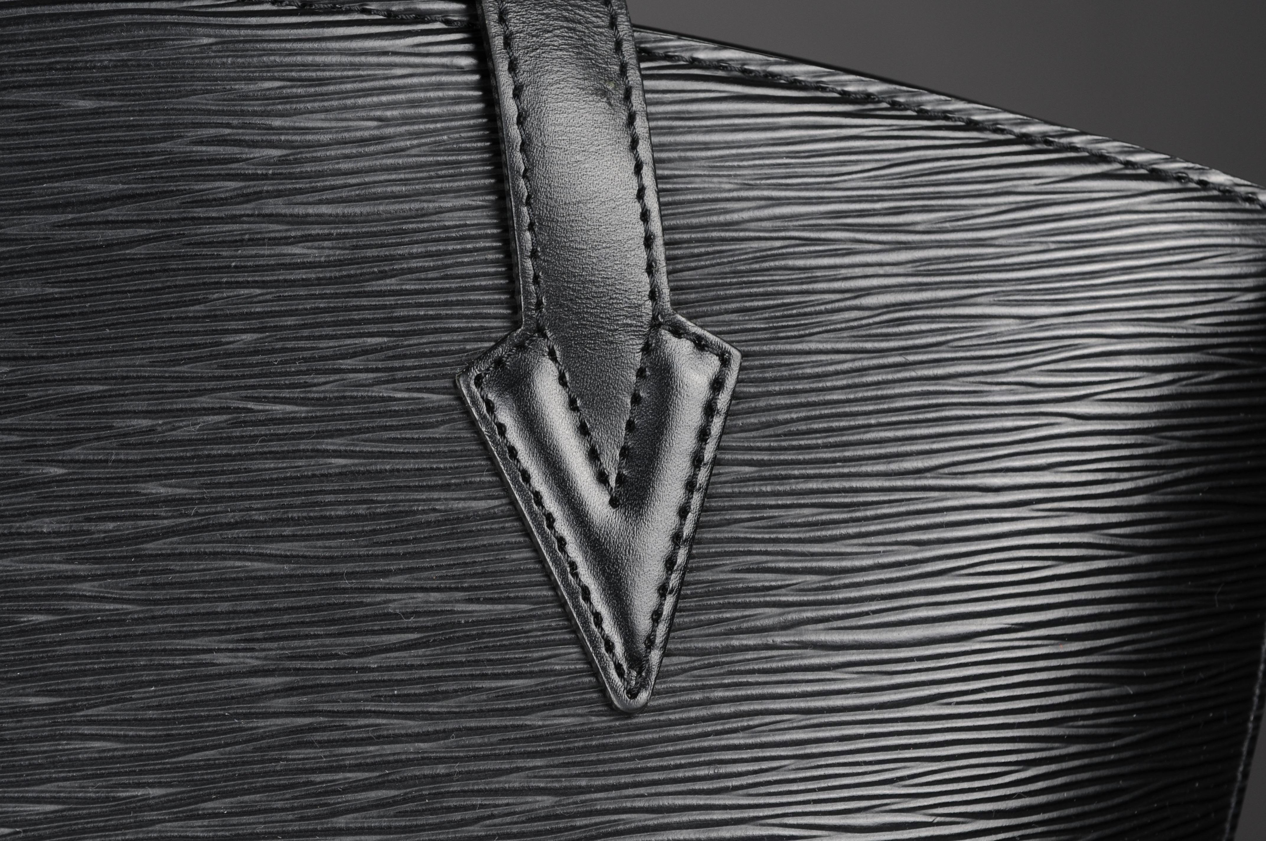 Louis Vuitton Saint Jacques PM Negro Piel EPI en venta 4