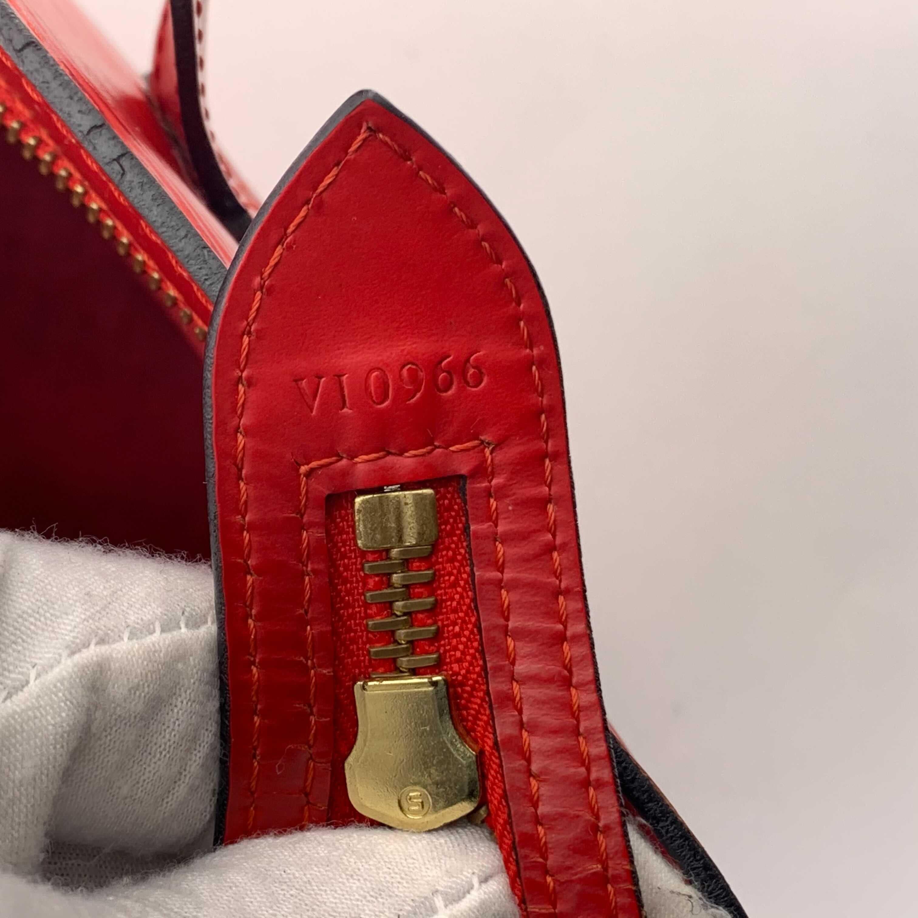 LOUIS VUITTON Saint-Jacques Shoulder bag in Red Leather 3