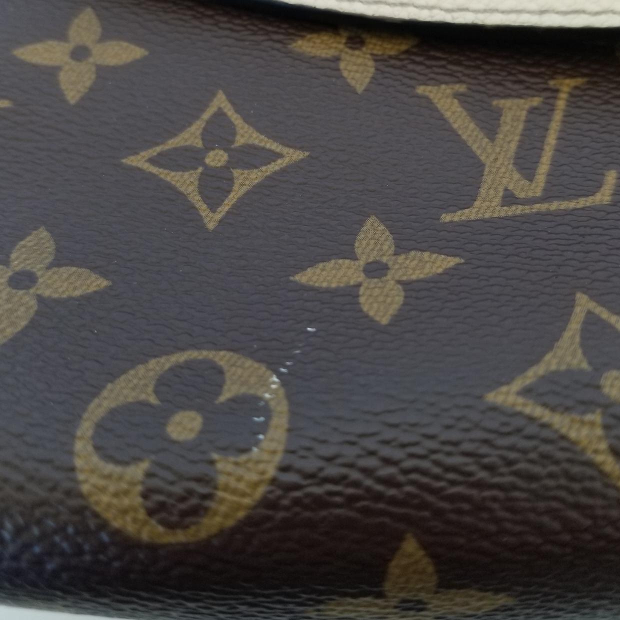Louis Vuitton Saint-Placide Beige & Brown Monogram Crossbody Handbag For Sale 2