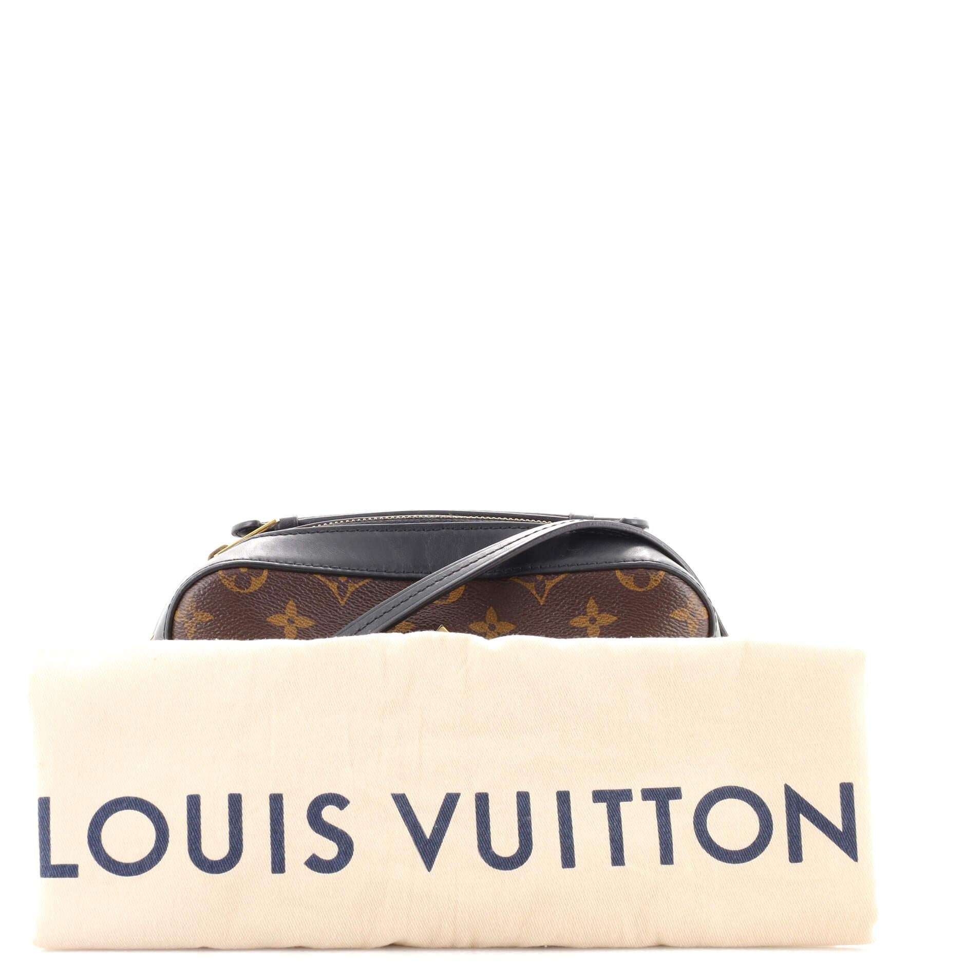 Condition: Good. Odor in interior. Creasing on exterior, moderate wear, scuffs and marks on leather trims, handle and strap. Wear and marks in interior, scratches, discoloration and tarnish on hardware.
Accessories: Dust Bag
Measurements: Handle