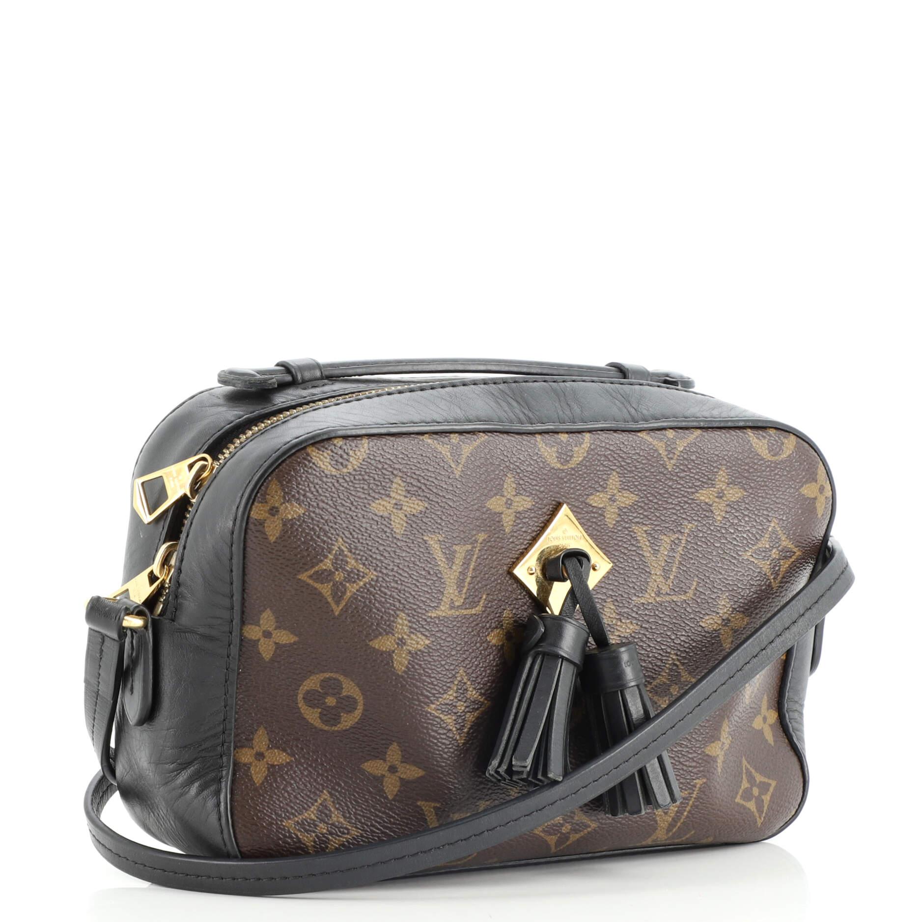 Condition: Good. Odor in interior. Loss of shape on exterior, heavy wear, creasing and scuffs on exterior, handle and strap. Moderate wear and marks in interior, scratches and tarnish on hardware.
Accessories: No Accessories
Measurements: Handle