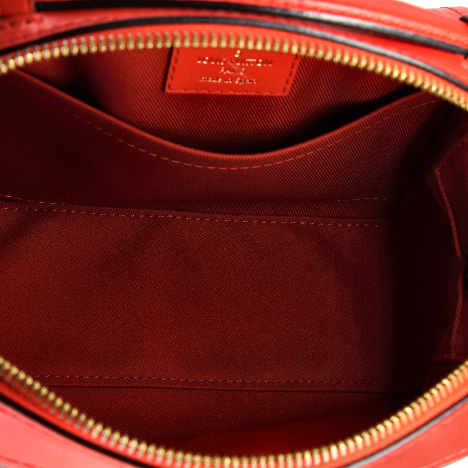 Women's Louis Vuitton Saintonge Handbag Monogram Canvas with Leather For Sale