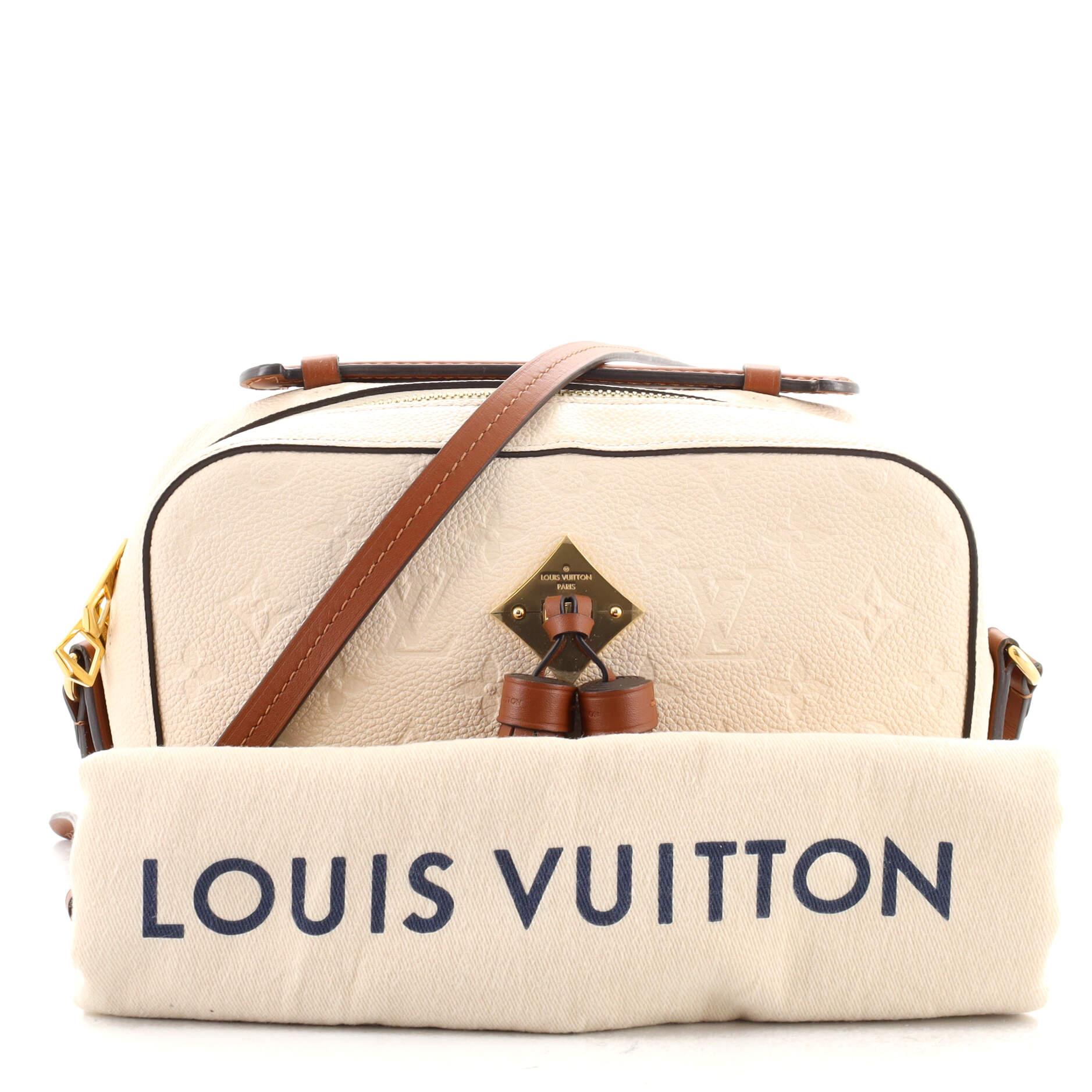 Condizioni: Ottimo. Leggera sgualcitura sull'esterno, lieve scurimento e usura sulla base, graffi sulla ferramenta.
Accessori: Borsa per la polvere
Misure: Altezza 6