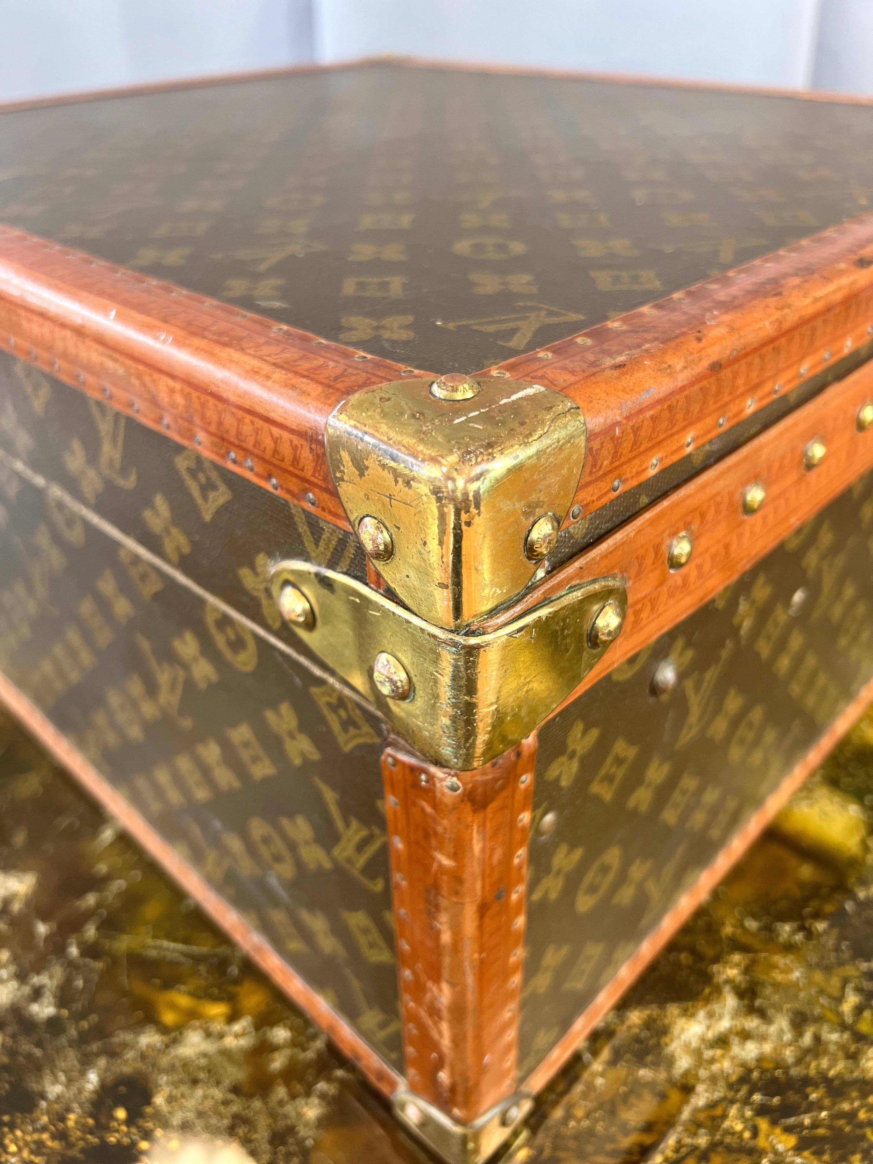 Louis Vuitton Saks & Company Braken 50-Style Suitcase or Cabin Trunk, 1940s 7