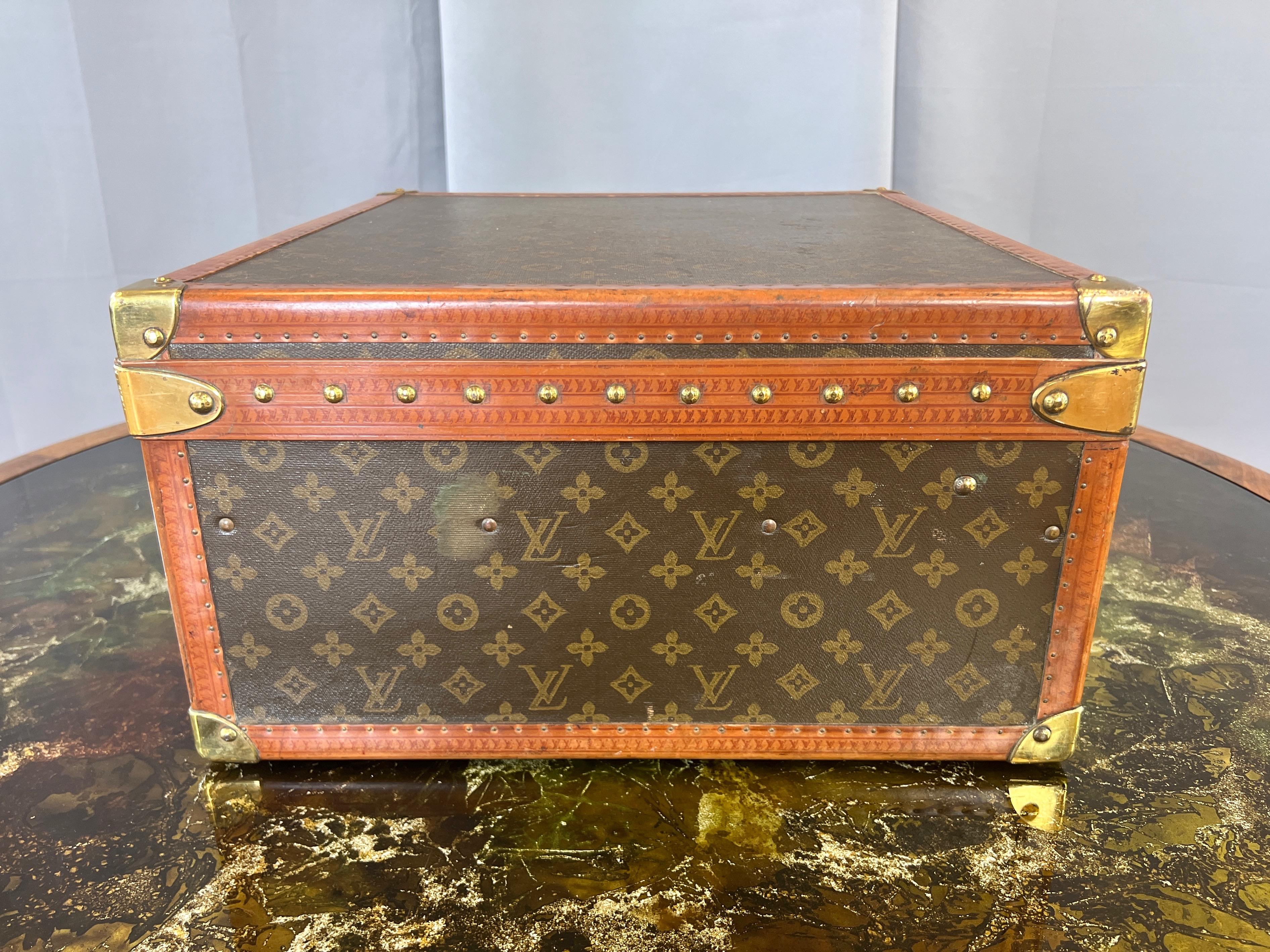 Louis Vuitton Saks & Company Braken 50-Style Suitcase or Cabin Trunk, 1940s 10