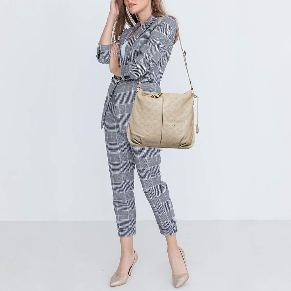 Louis Vuitton Sandy Monogram Mahina Leather Selene MM Bag In Good Condition In Dubai, Al Qouz 2