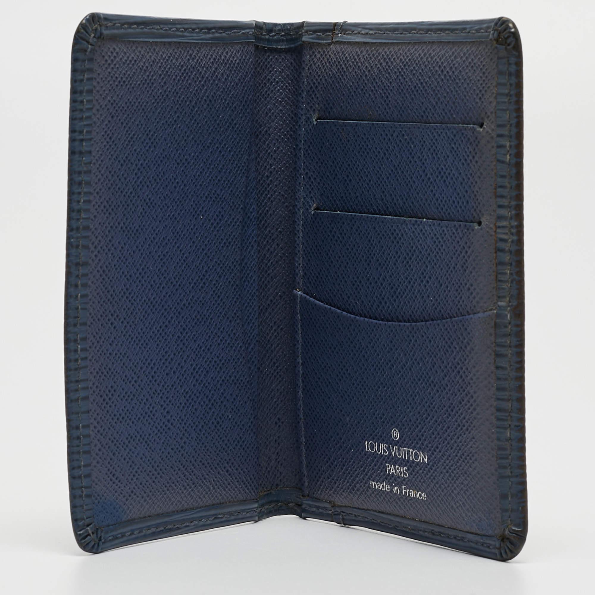 This Louis Vuitton pocket organizer is carefully crafted to offer you a luxurious accessory you will cherish. It is marked by high quality and enduring appeal. Invest in it today!