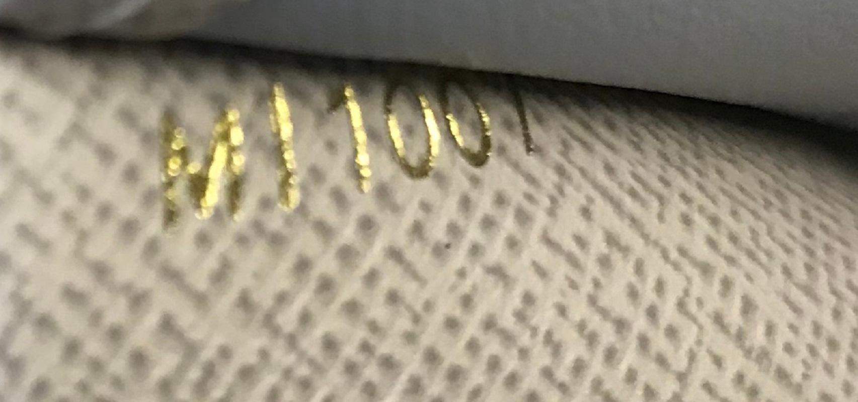 Louis Vuitton Sarah Wallet Limited Edition Monogram Dentelle In Good Condition In NY, NY