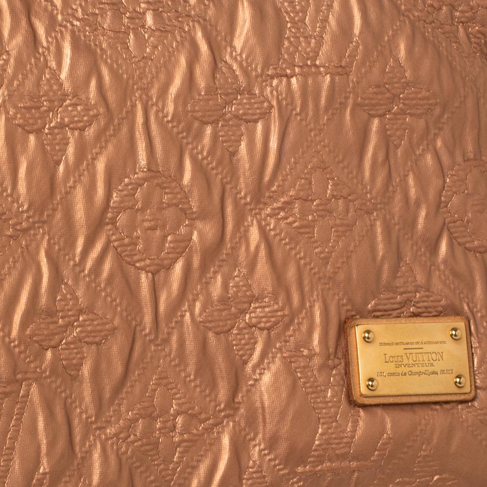 Clutch Louis Vuitton Saumon Monogram Limelight In condizioni buone a Dubai, Al Qouz 2