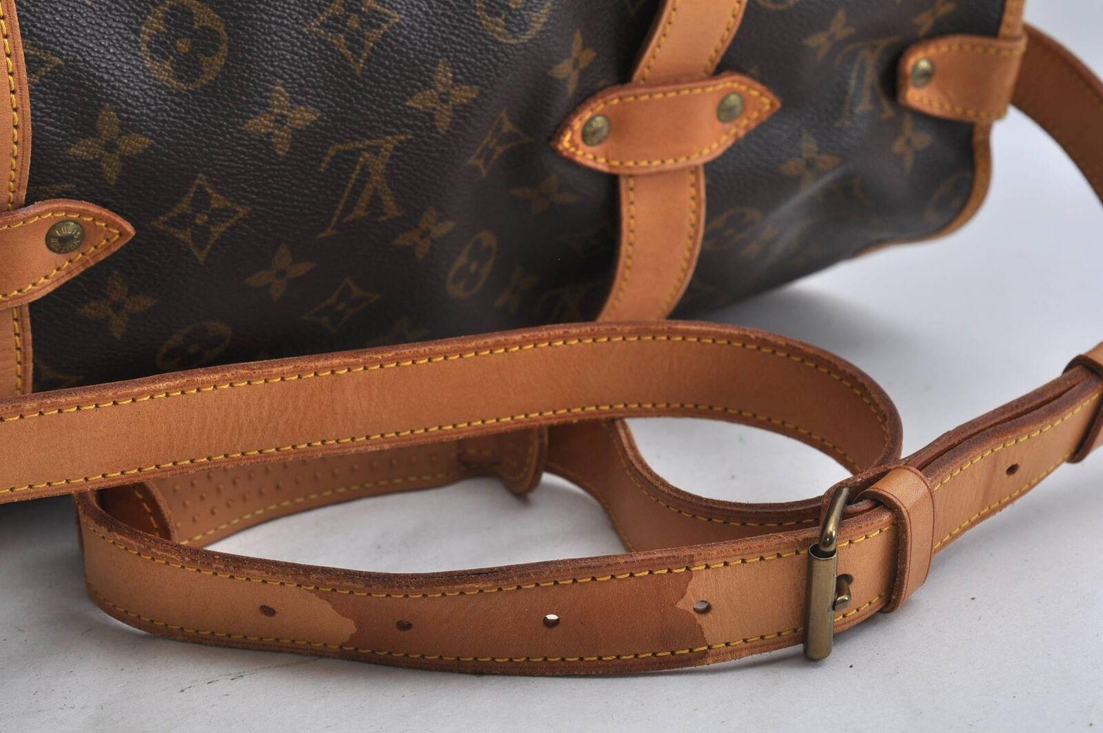 Louis Vuitton Saumur 43 Crossbody In Good Condition For Sale In Bellevue, WA