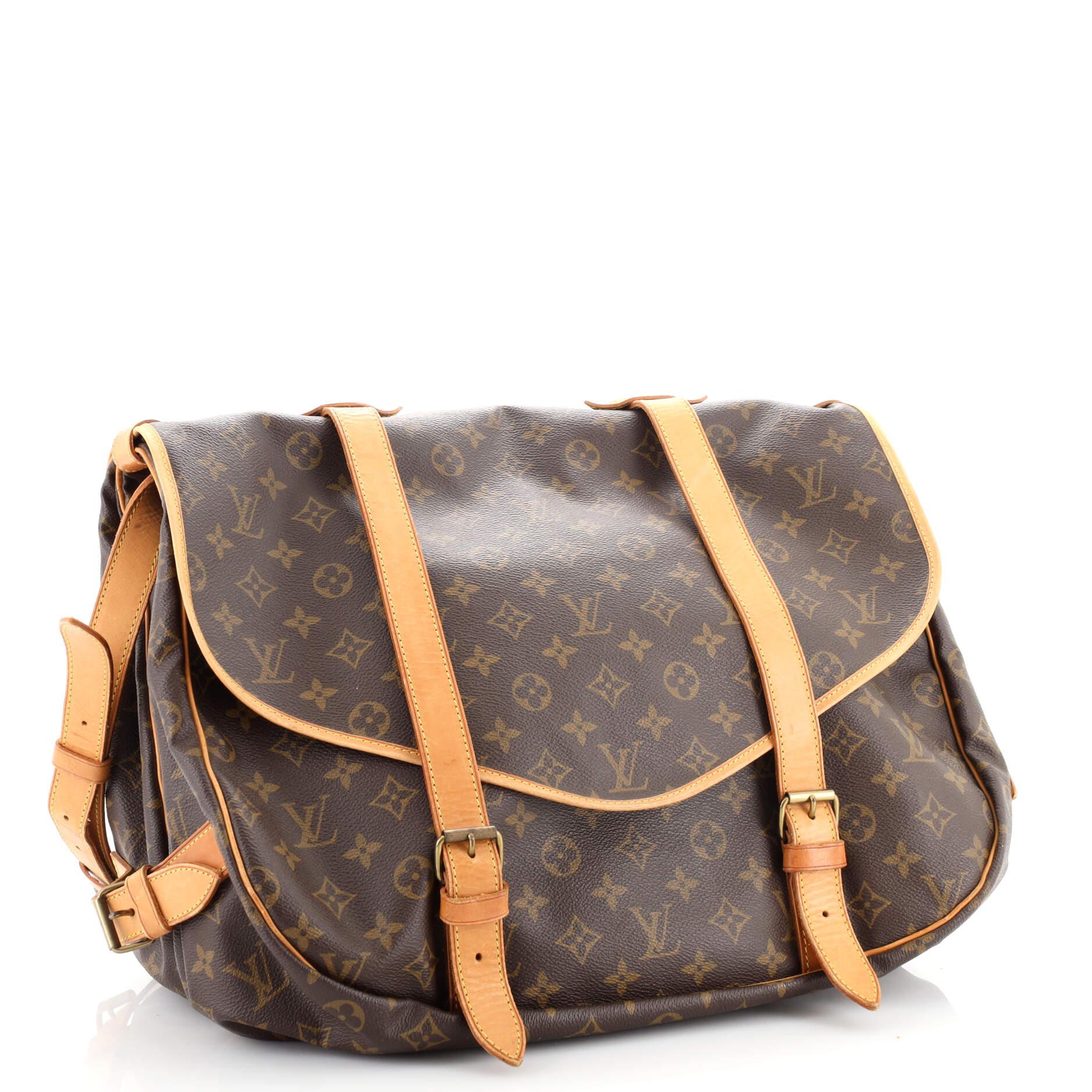 Condition: Very good. Odor in interior. Creasing on exterior, darkening, marks and watermarks on strap, leather trims and flap closures, scratches and tarnish on hardware.
Accessories: No Accessories
Measurements: Height 13