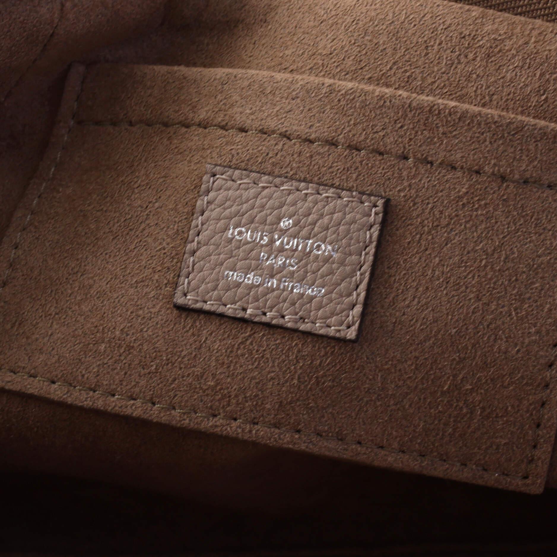 Beige Louis Vuitton Scala Pouch Bag Mahina Leather Mini