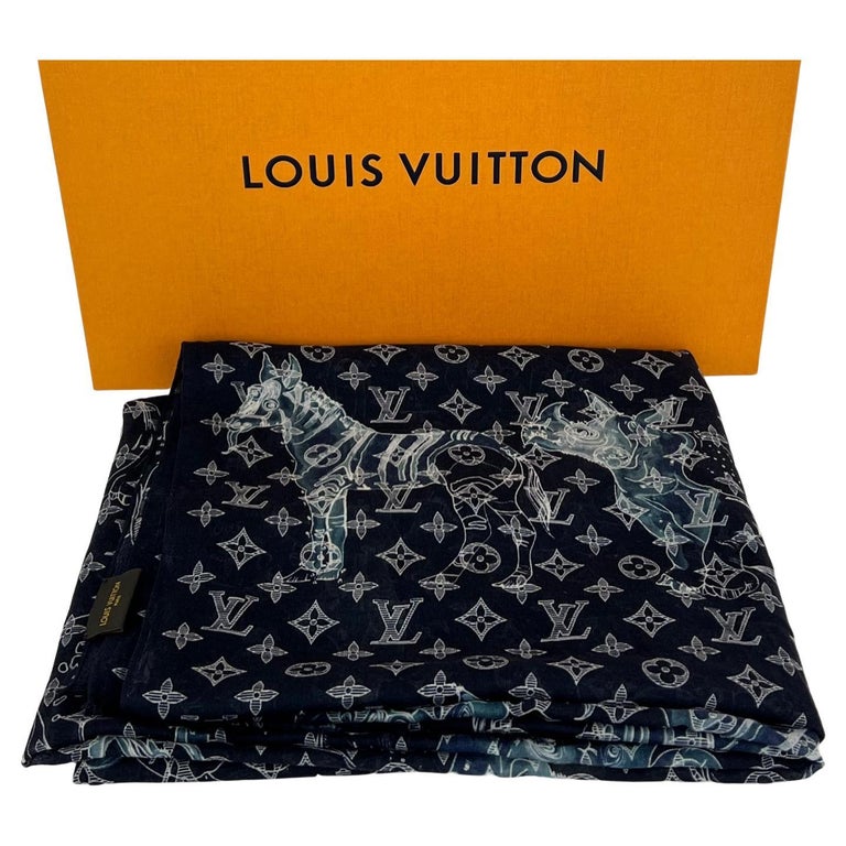 black and white lv scarf