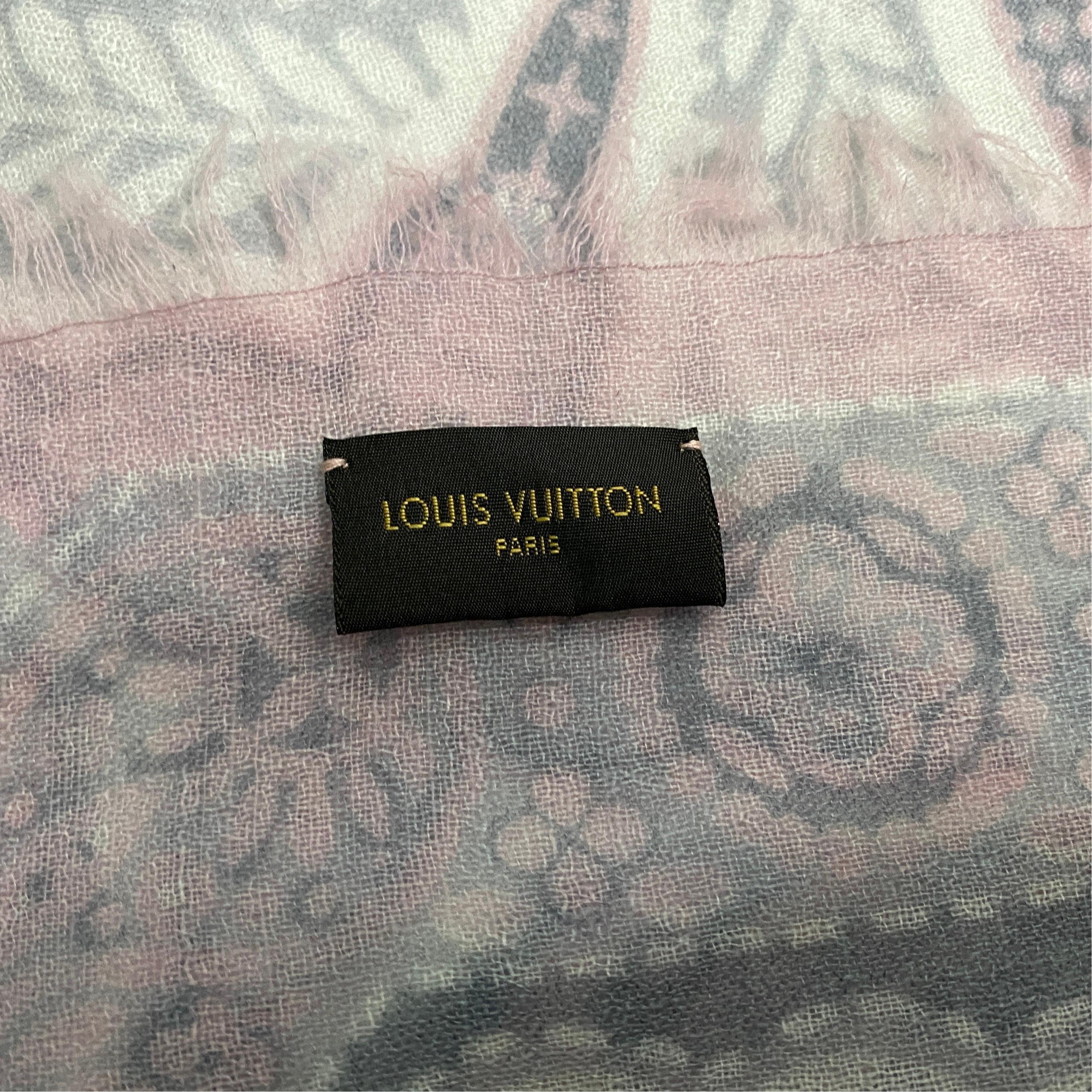 Vintage Pure Cashmere Scarf by Luis Vuitton In Good Condition In Aci Castello, IT