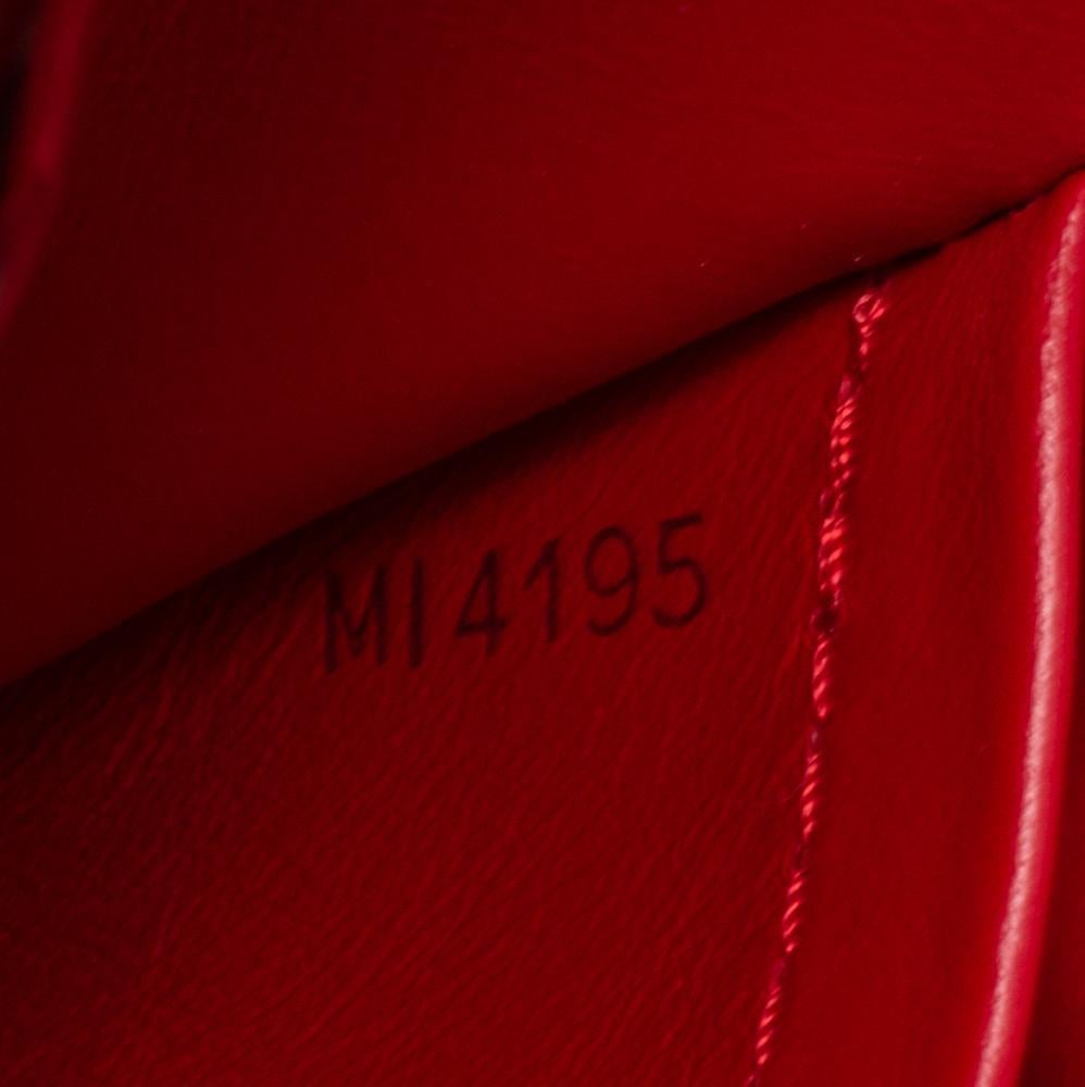 Women's Louis Vuitton Scarlett Taurillon Leather Capucines MM Bag