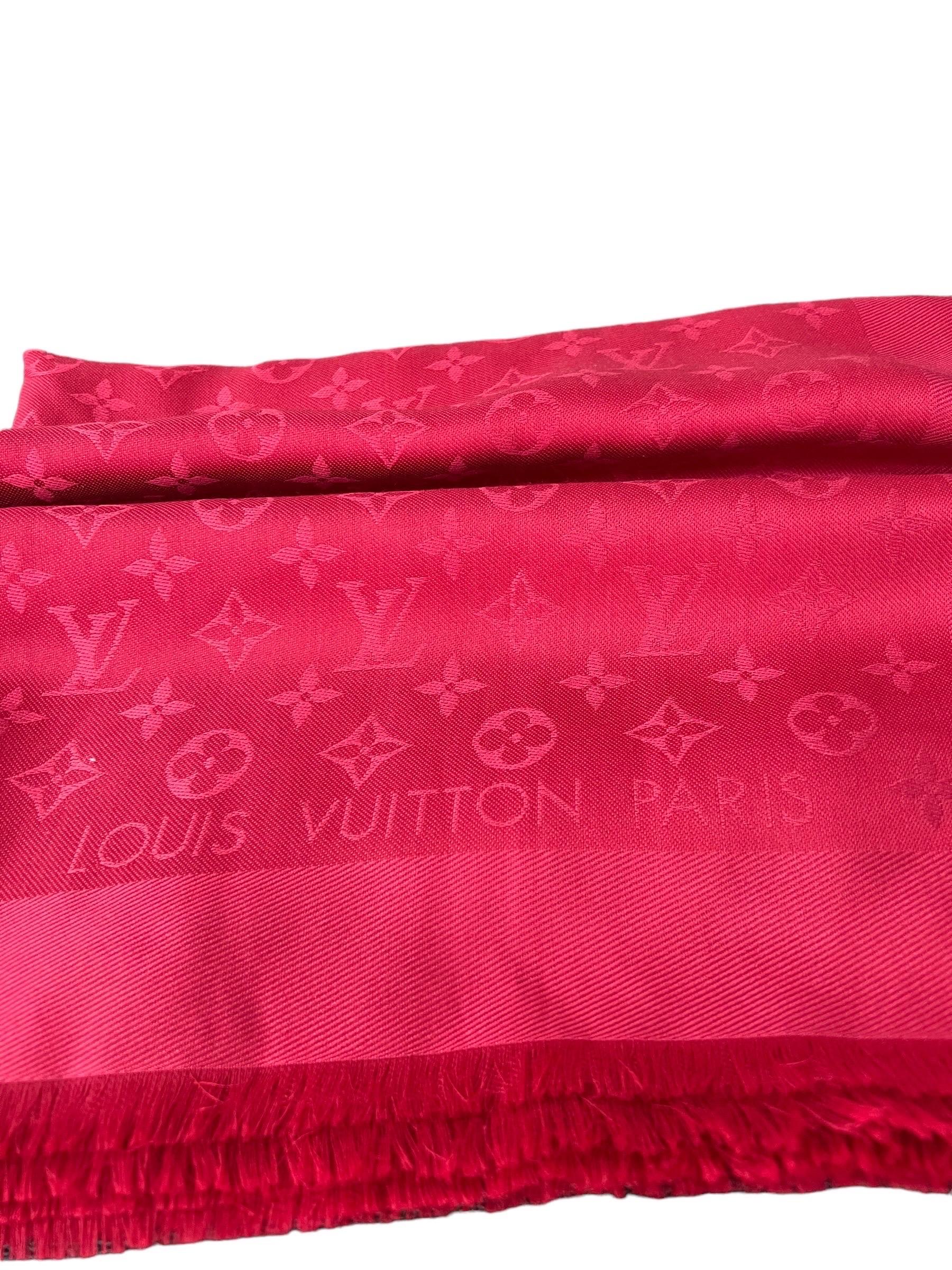 Louis Vuitton Scialle Monogram Rosso In Seta E Lana  In Excellent Condition For Sale In Torre Del Greco, IT