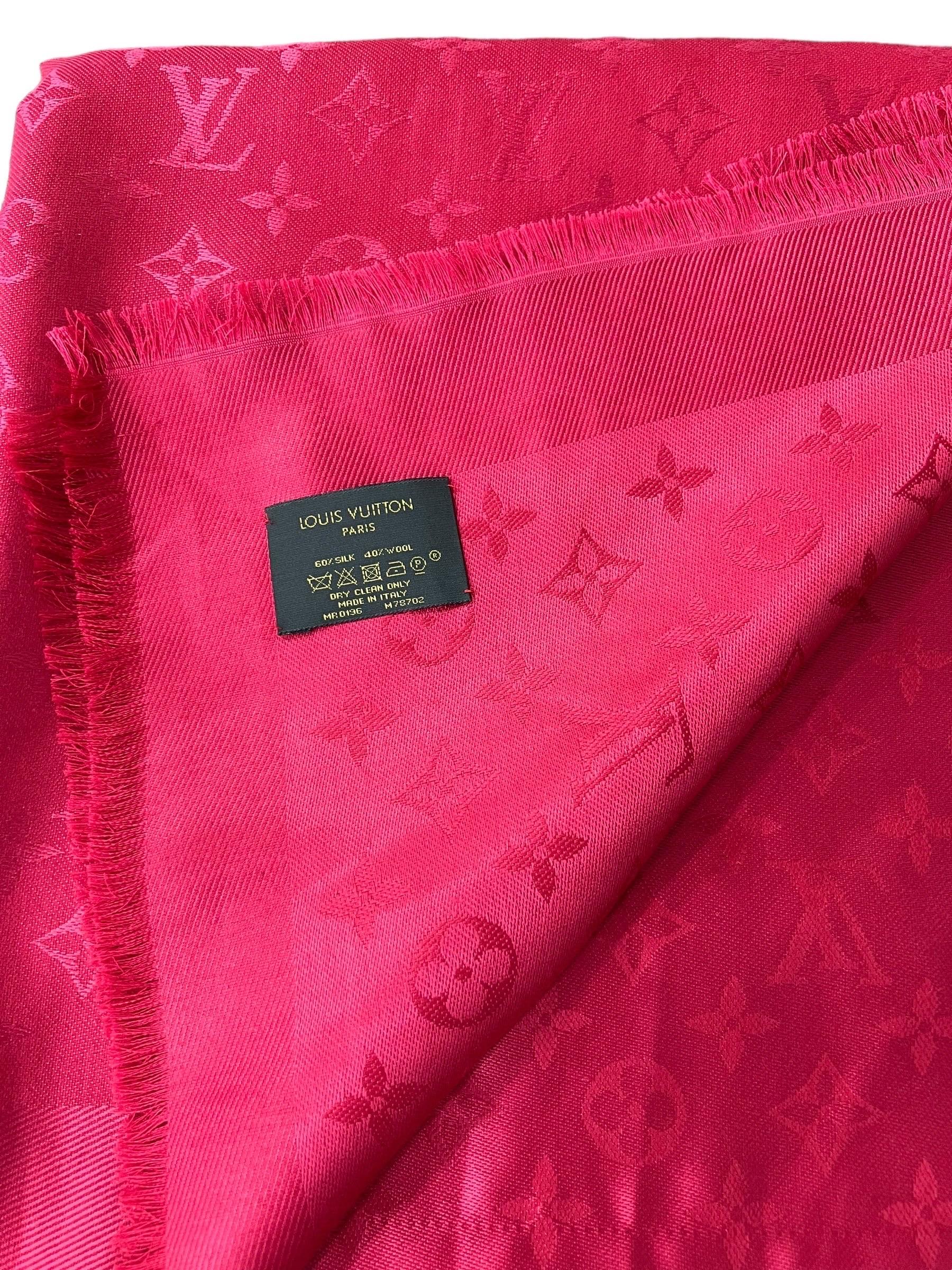 Louis Vuitton Scialle Monogramm Rosso In Seta E Lana, Scialle  im Angebot 1