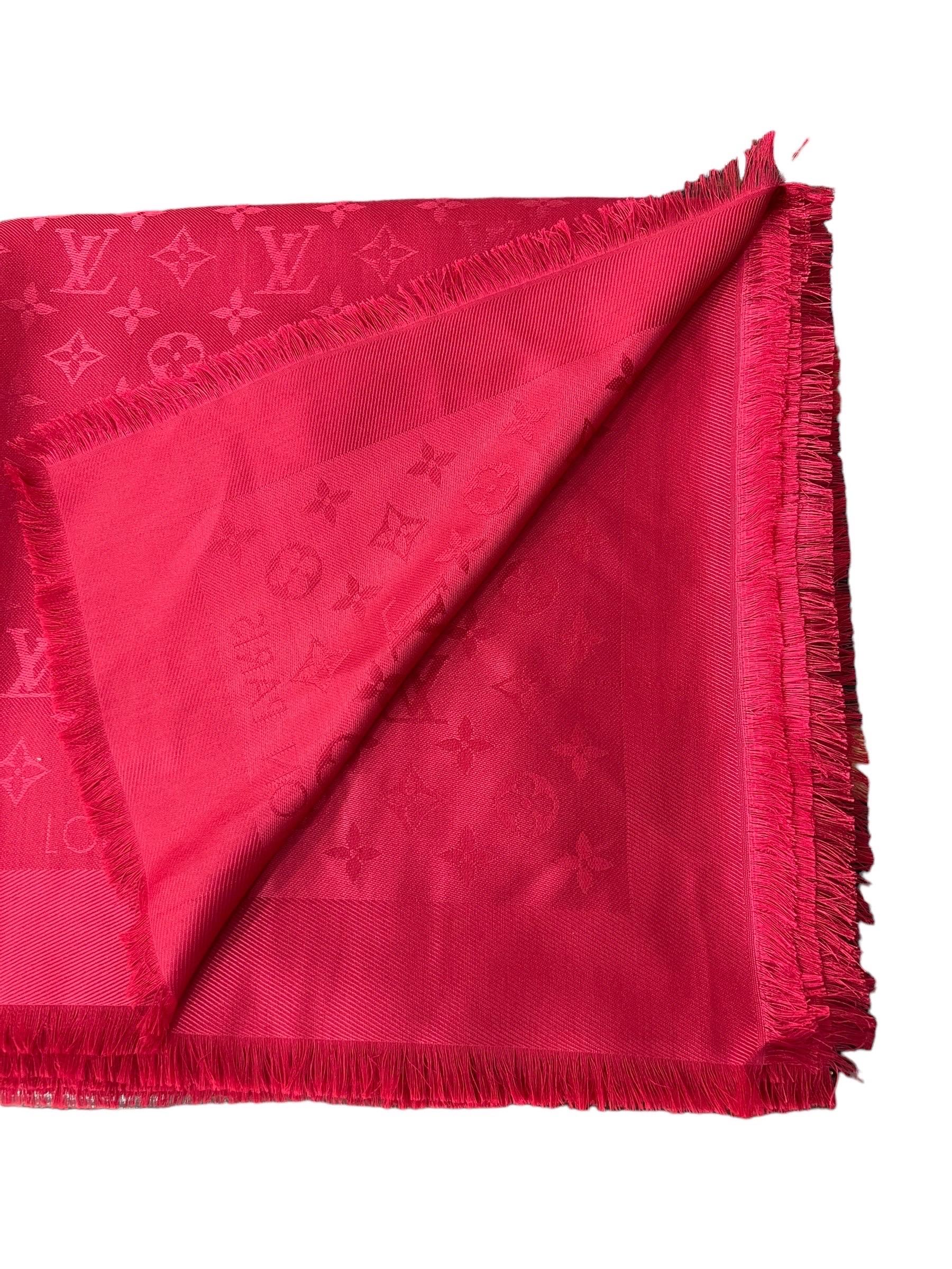 Louis Vuitton Scialle Monogramm Rosso In Seta E Lana, Scialle  im Angebot 2
