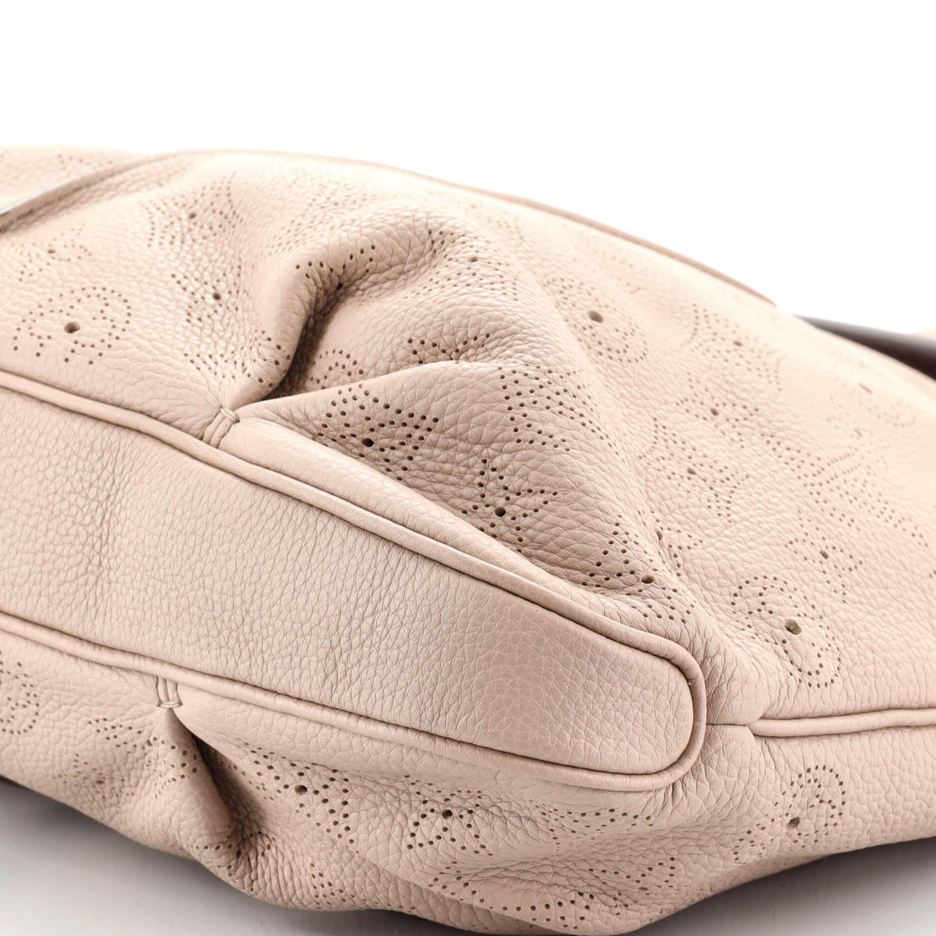 Louis Vuitton Selene Handtasche aus Mahina-Leder PM 2