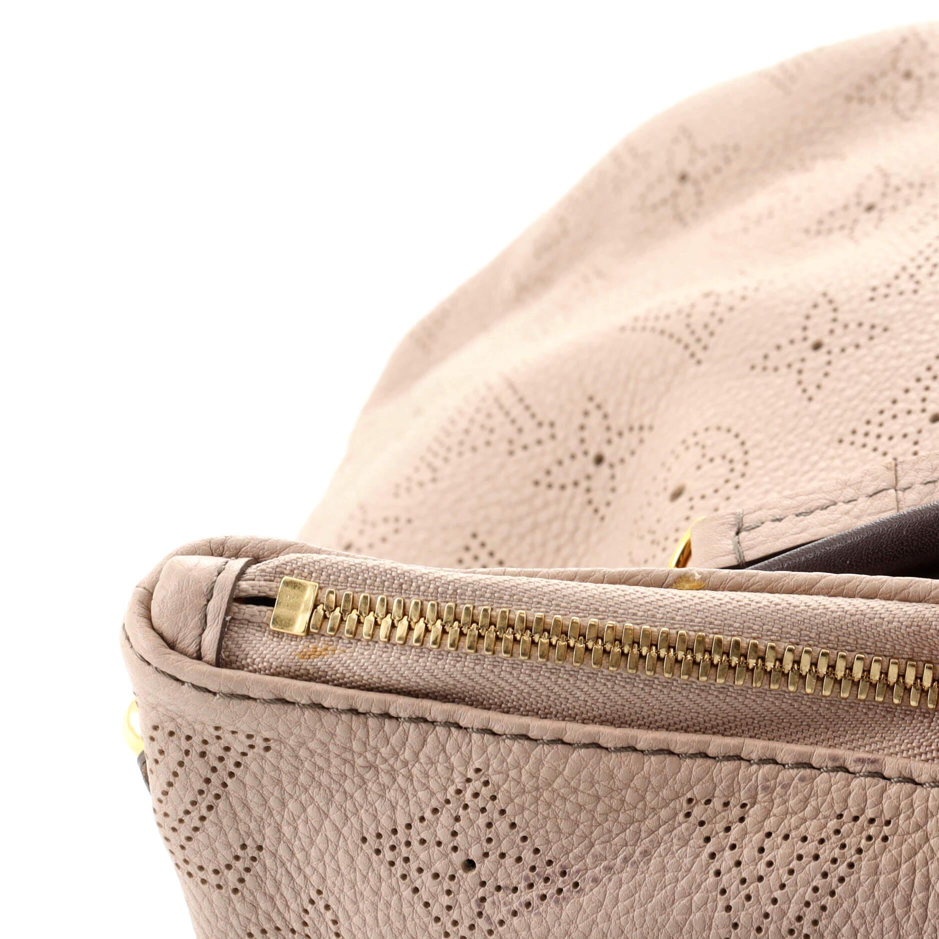 Louis Vuitton Selene Handtasche aus Mahina-Leder PM 3