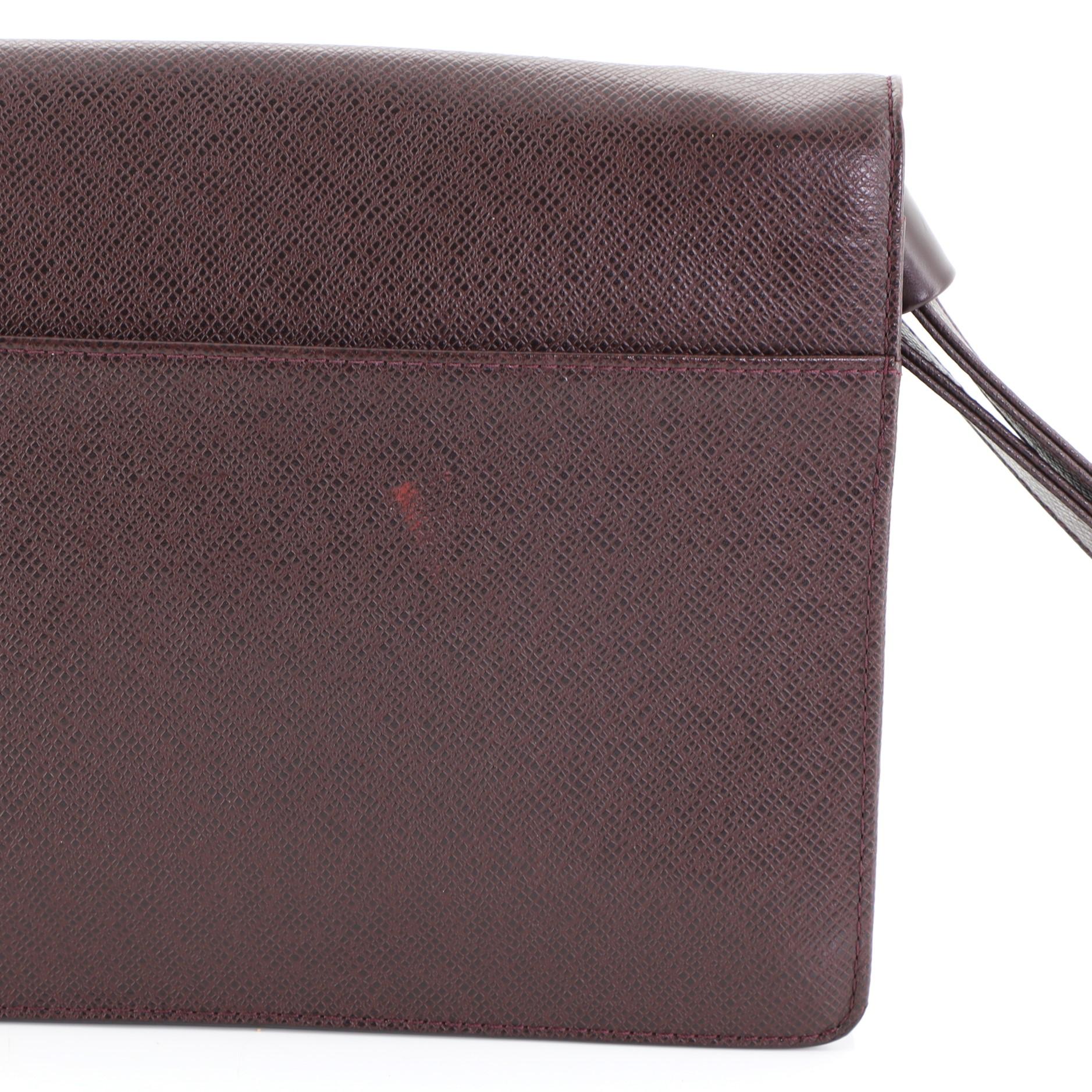 Louis Vuitton Selenga Pochette Taiga Leather  1
