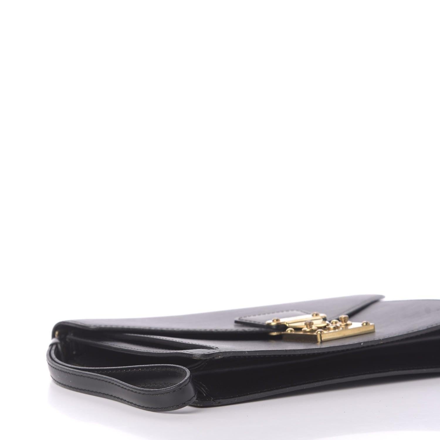 Sellier Dragonne Clutch aus schwarzem Epi-Leder von Louis Vuitton im Zustand „Gut“ im Angebot in Irvine, CA