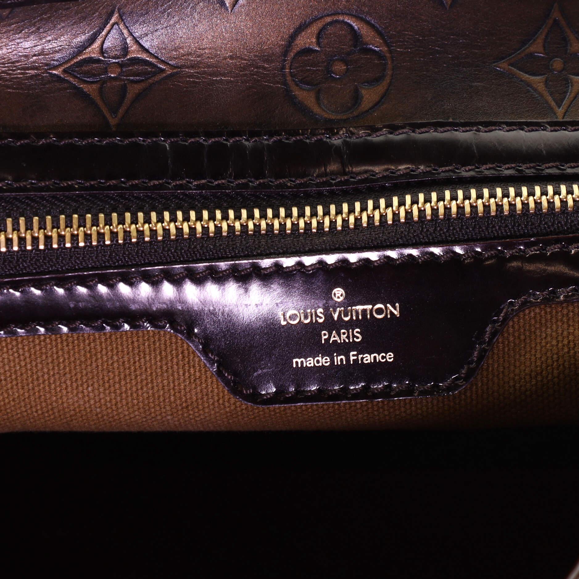 Die Sergeant-Handtasche von Louis Vuitton in limitierter Auflage aus Leder mit Monogramm PM 3