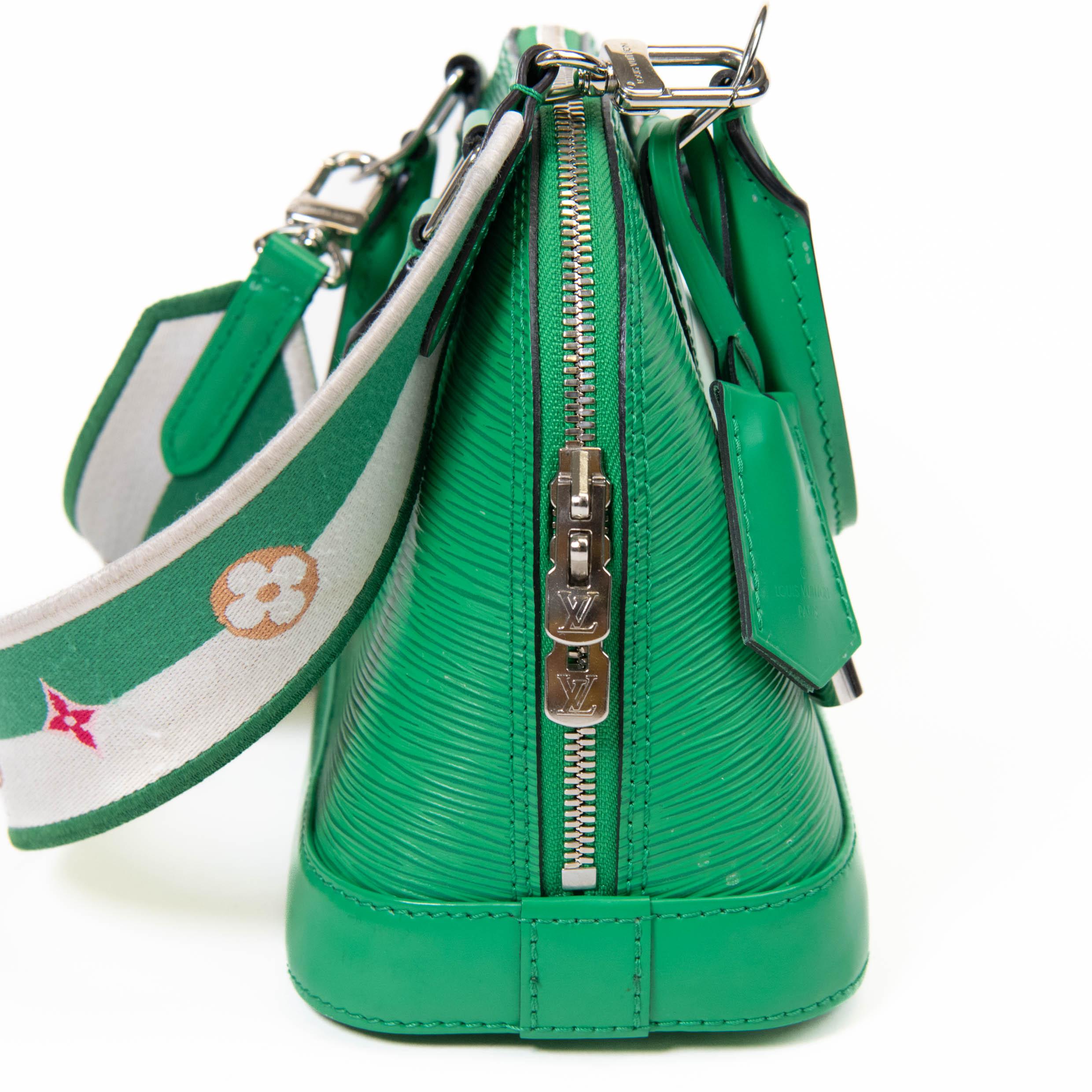 Louis Vuitton Serpentinengrün Epi Leder Jacquard Alma BB Umhängetasche aus Leder im Zustand �„Hervorragend“ in Corona Del Mar, CA