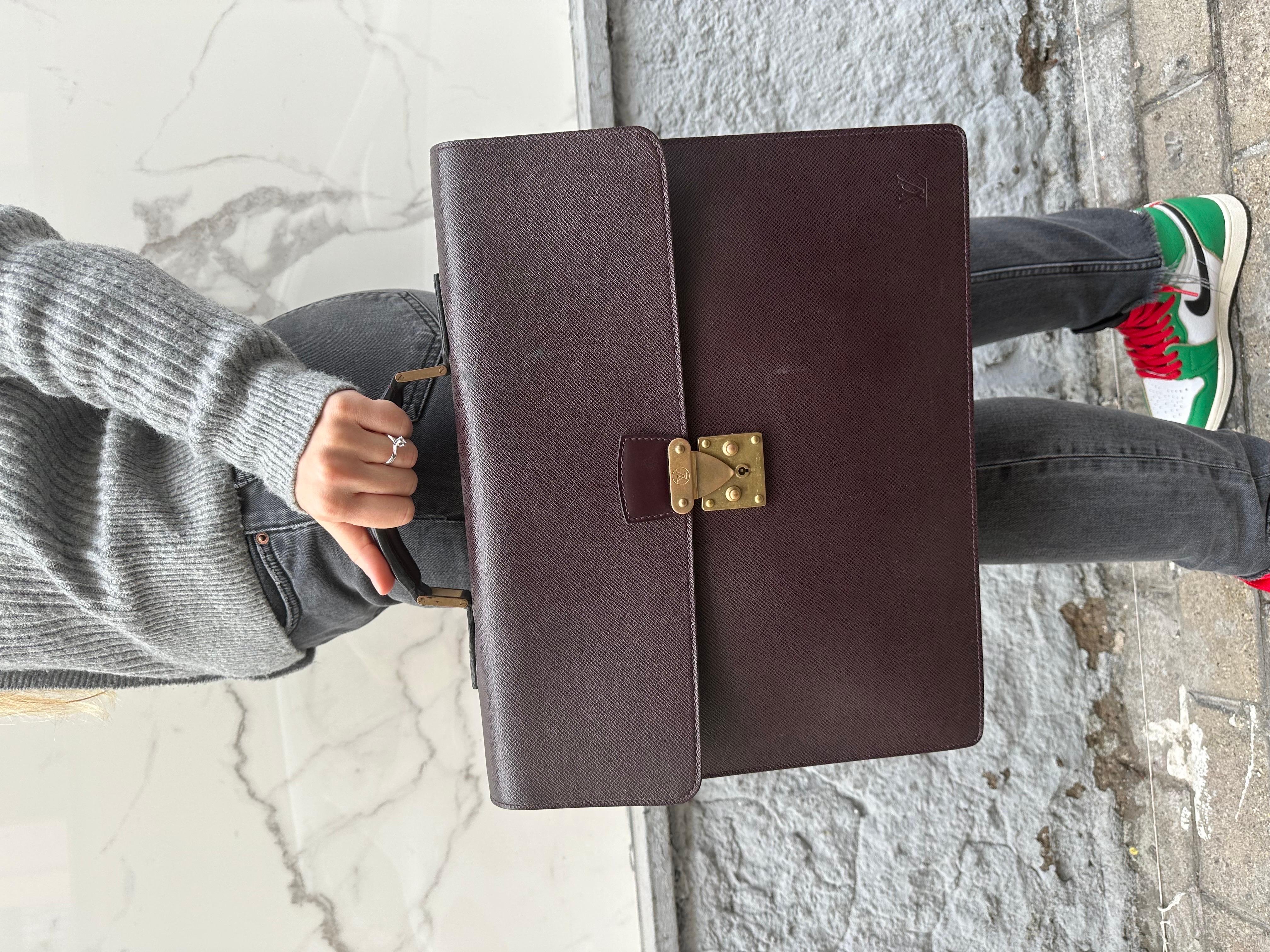 Louis Vuitton Serviette Kourad Purple Leather Suitcase In Good Condition In Torre Del Greco, IT