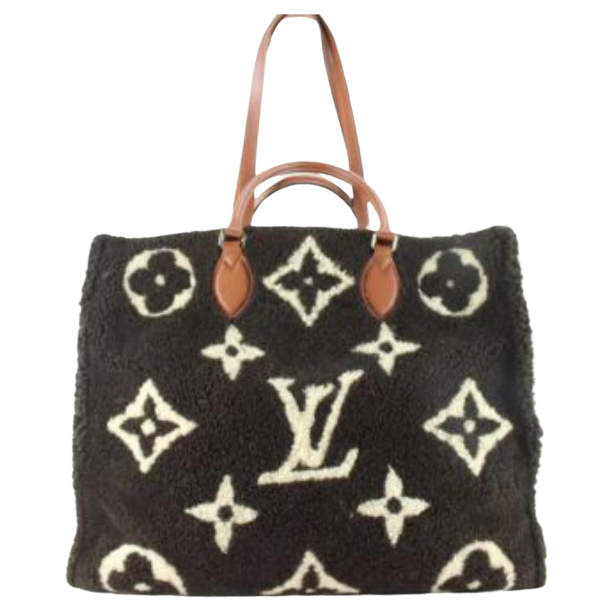 Louis Vuitton Onthego Teddy Monogram Shearling Tote Bag at 1stDibs
