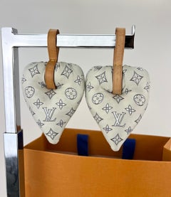 LOUIS VUITTON Shoe Inserts LV Travel Wardrobe Accessory Shoe Horns