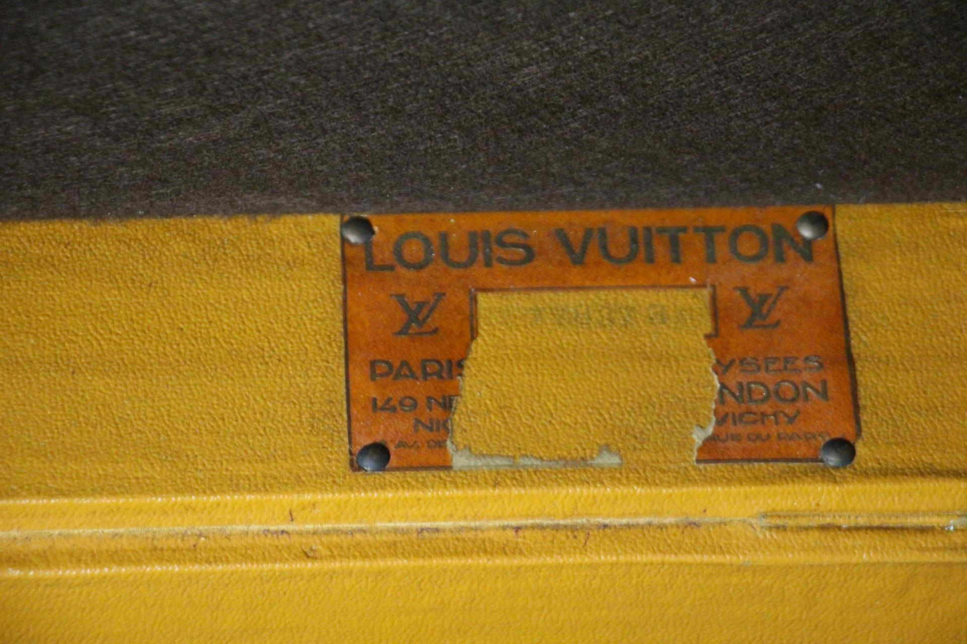 Louis Vuitton Shoe Trunk, Vuitton Trunk, 90 cm Louis Vuitton Steamer Trunk  For Sale 8