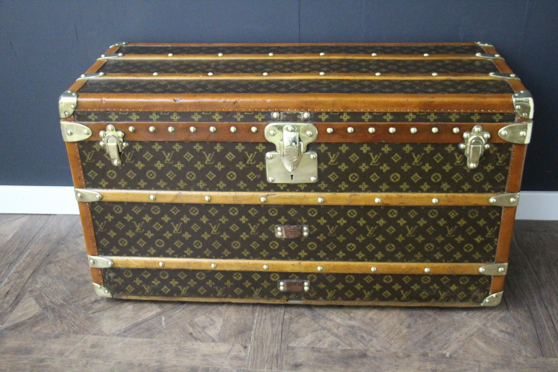 This magnificent Louis Vuitton shoe trunk features stenciled canvas monogram, Louis Vuitton stamped solid brass locks, brass studs and leather side handles. This Vuitton trunk also has got a magnificent honey color lozine trim.
Its hand painted
