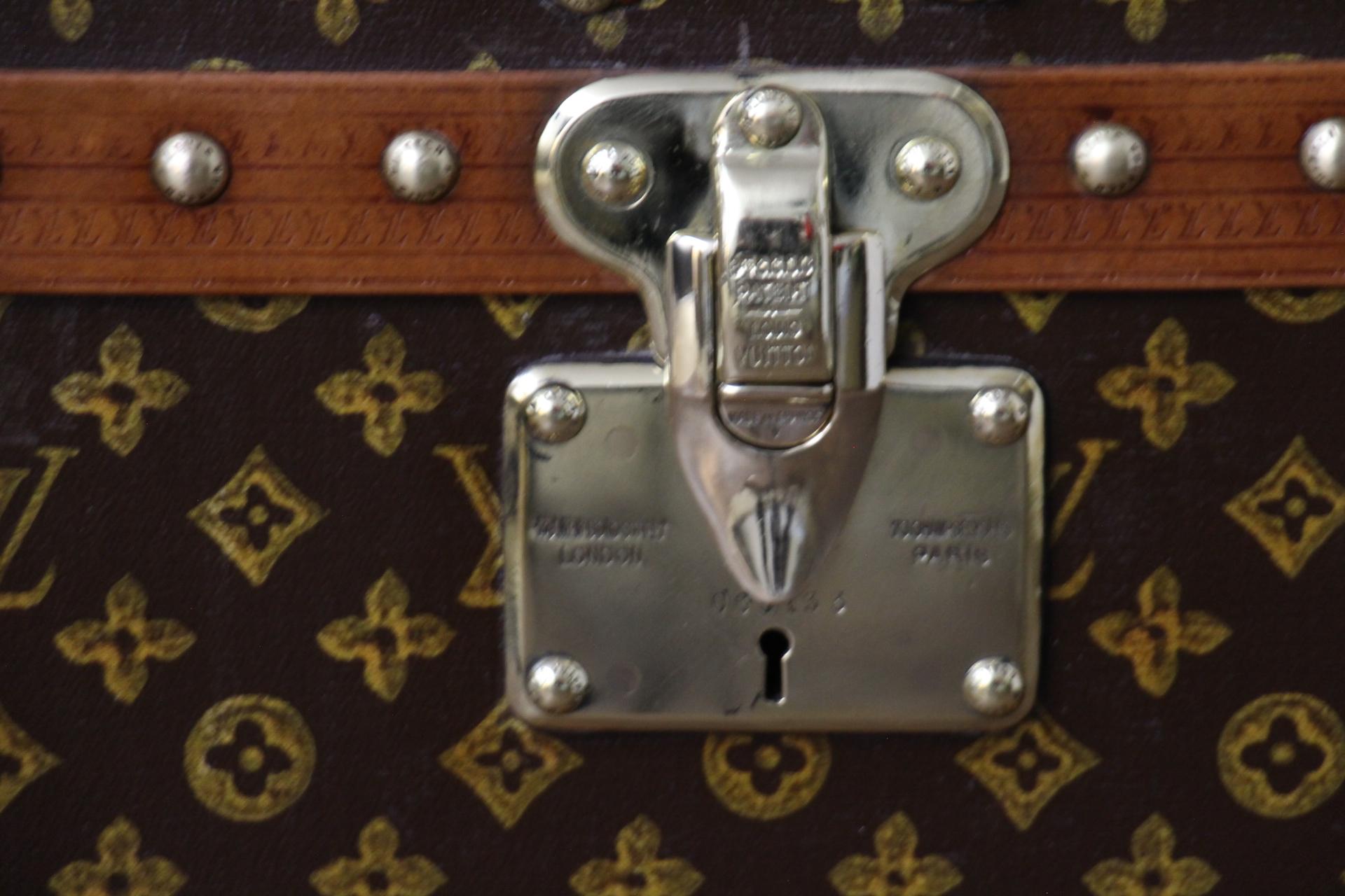 Louis Vuitton Shoe Trunk, Vuitton Trunk, 60 cm Louis Vuitton Steamer Trunk In Good Condition In Saint-Ouen, FR
