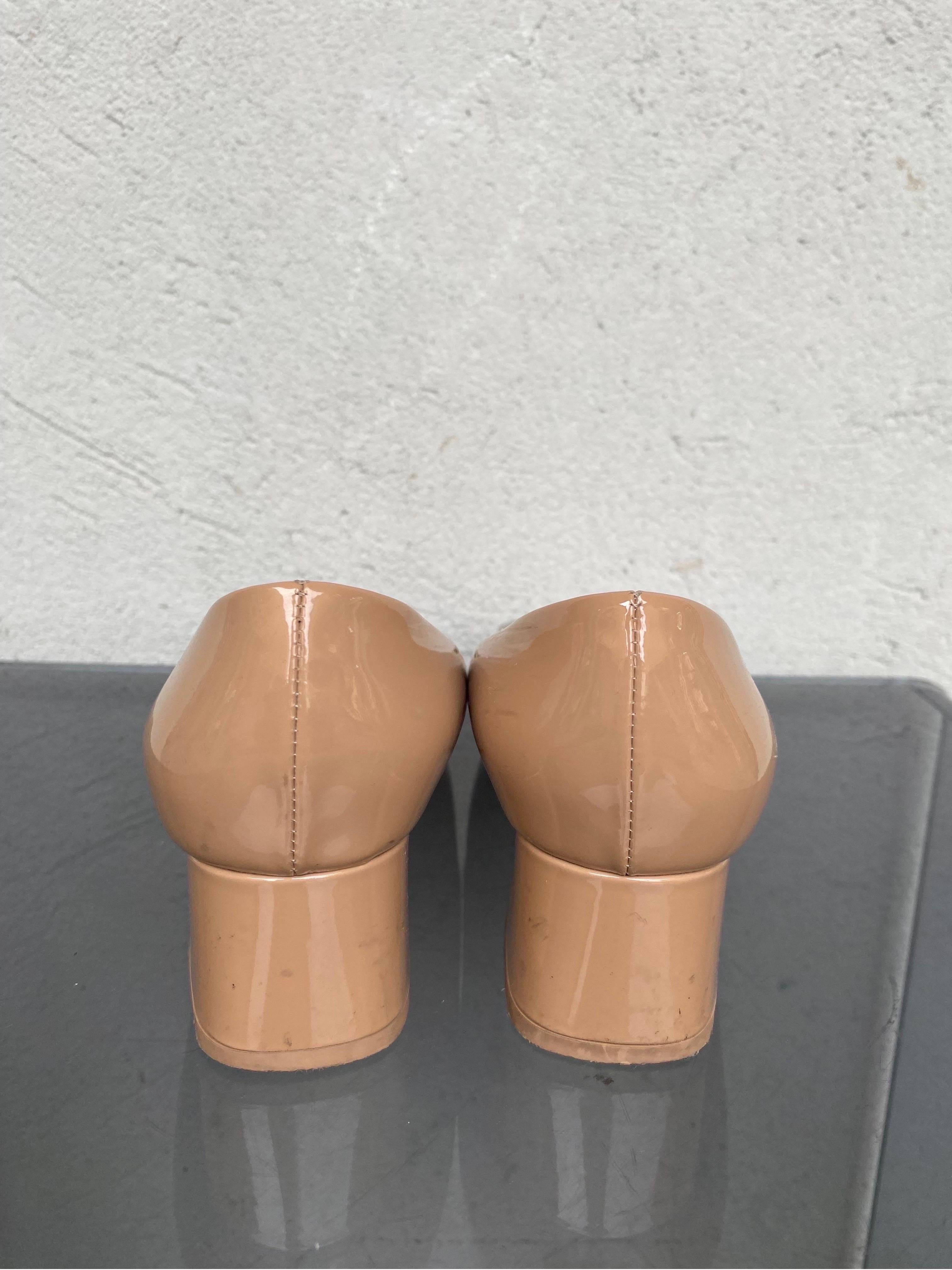 Women's or Men's Louis Vuitton shoes nude Medeleine Square Pumps