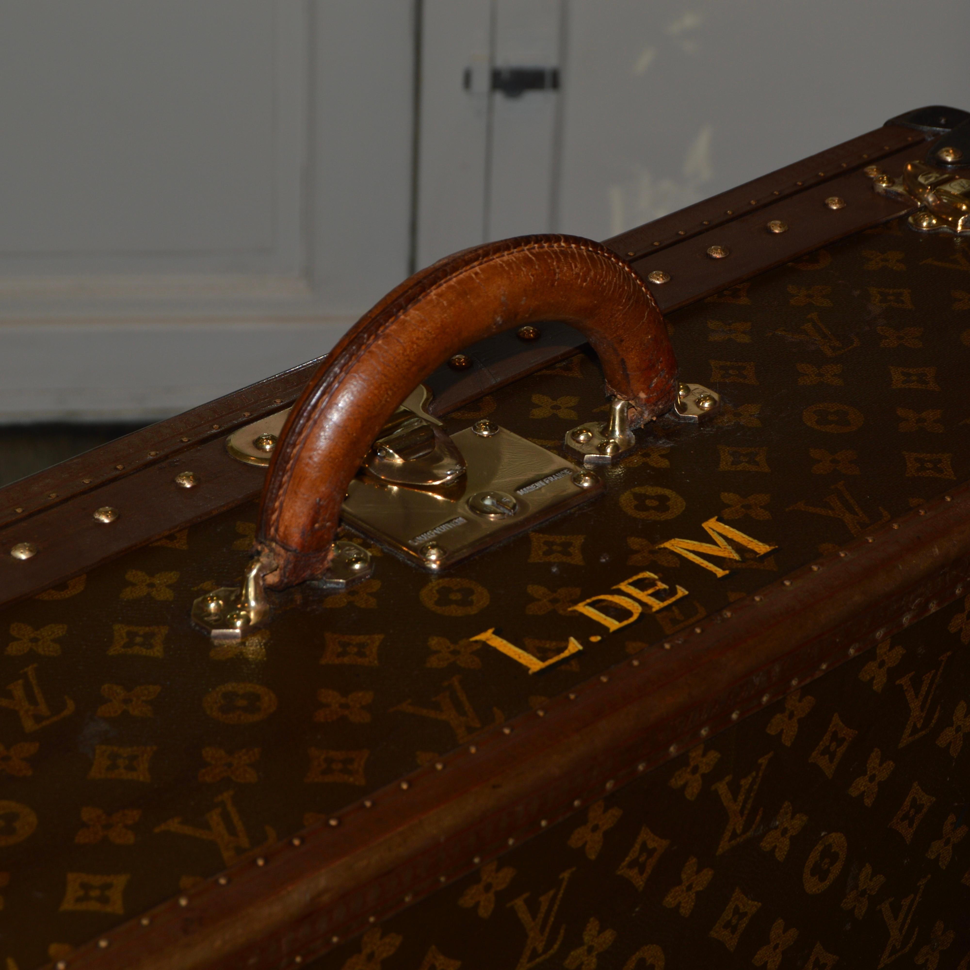 Louis Vuitton Shoes Trunk c.1940 For Sale 4