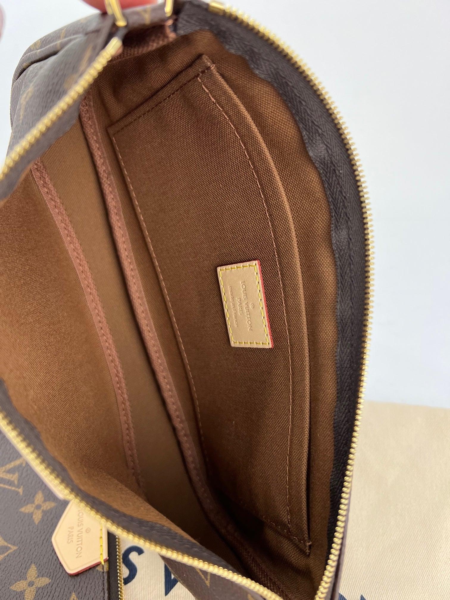 Louis Vuitton Borsa a tracolla Multi Pochette Accessoires Monogram Canvas Marrone in vendita 2