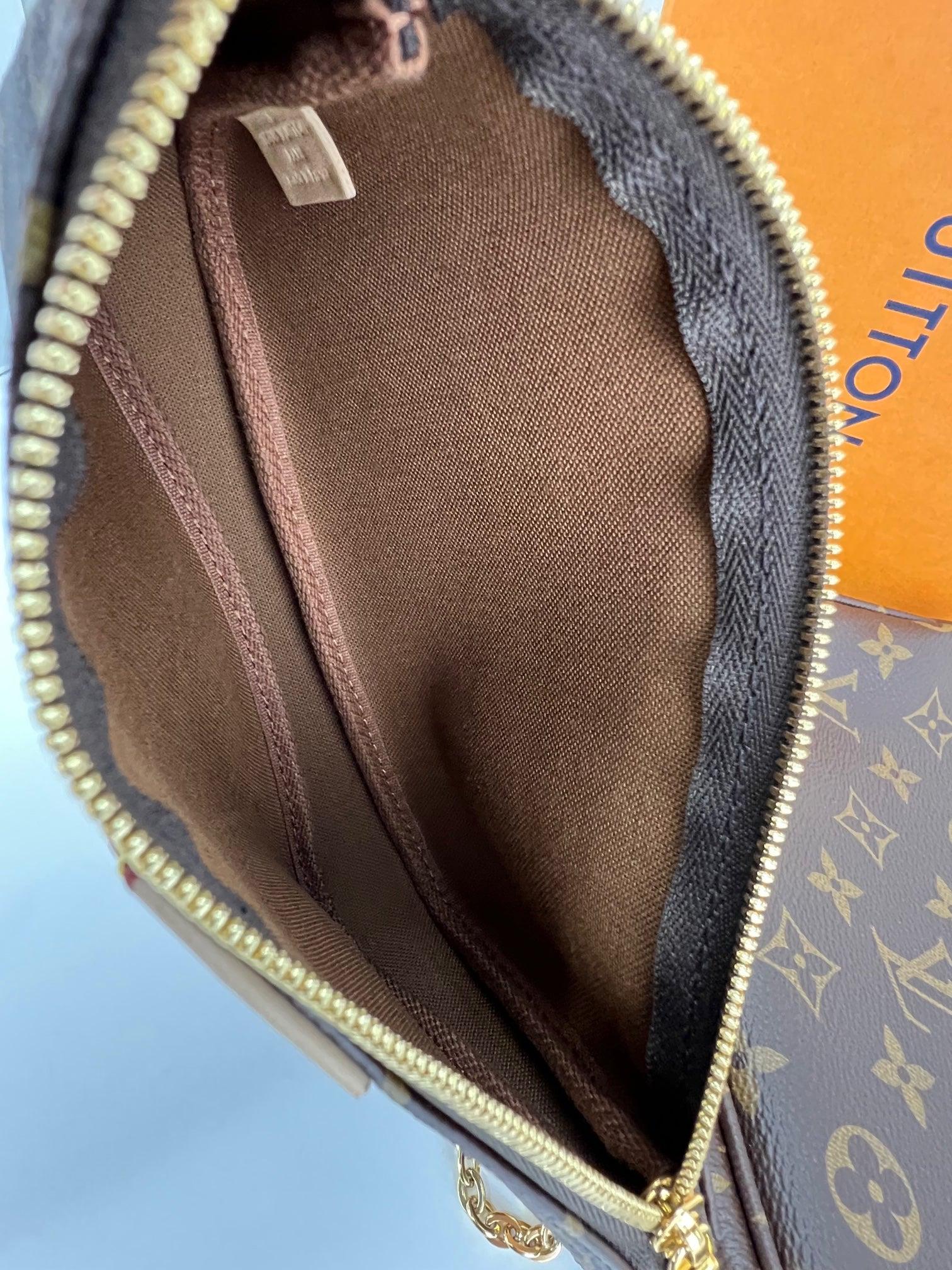 da uomo o donna Louis Vuitton Borsa a tracolla Multi Pochette Accessoires Monogram Canvas Marrone in vendita