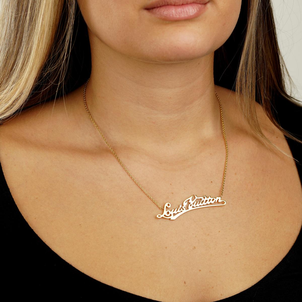 Collar Louis Vuitton Signature Diamond de oro amarillo de 18 quilates engastado con 2 brillantes diamantes redondos de talla brillante punteando cada 