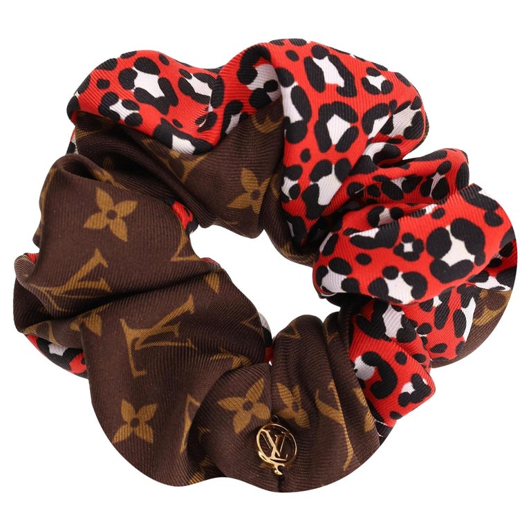 Authentic Louis Vuitton Pink Monogram Silk Scrunchie with Gold Logo Charm s-l400.jpg main image 3