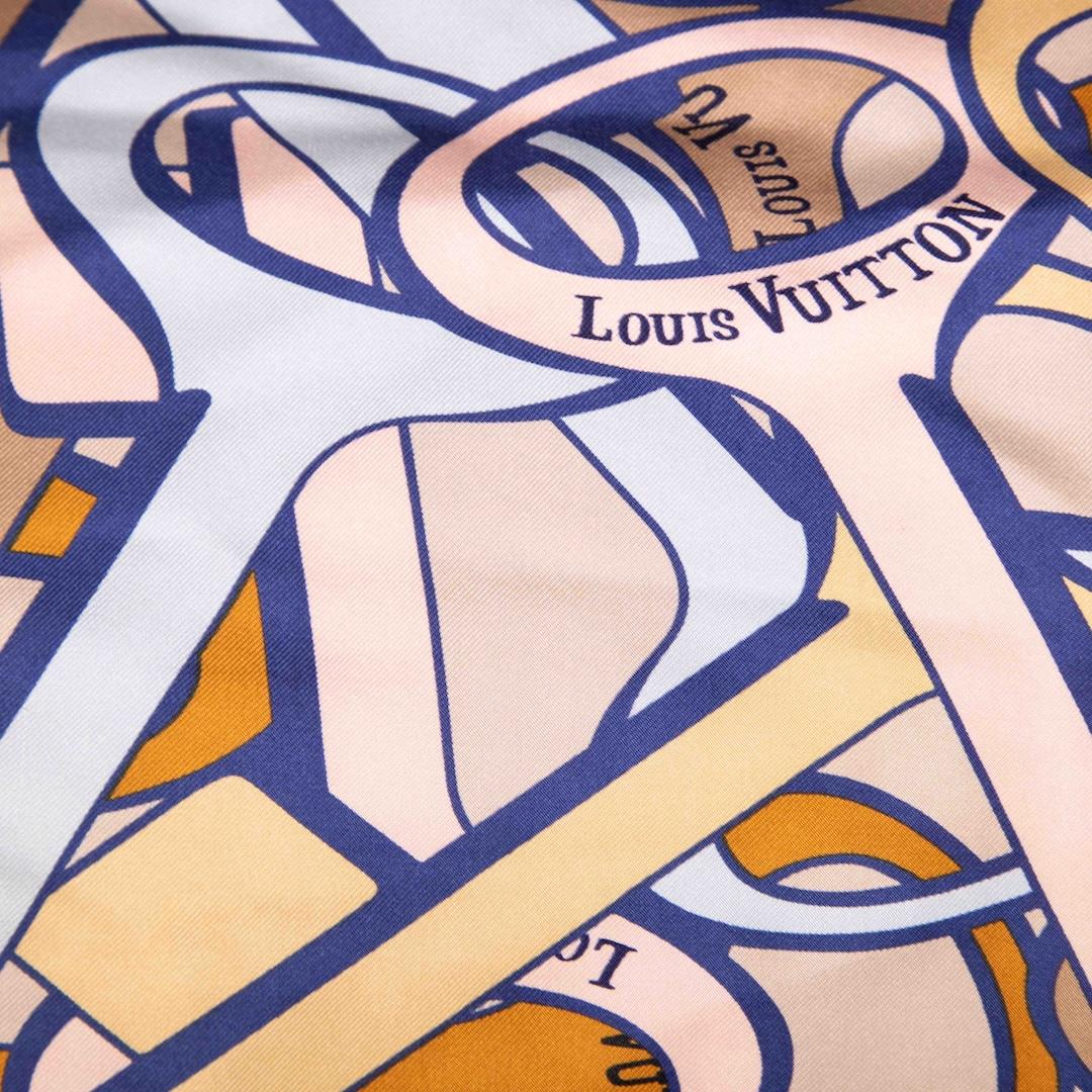 Louis Vuitton Silk Carre Keys Scarf In Good Condition In London, GB