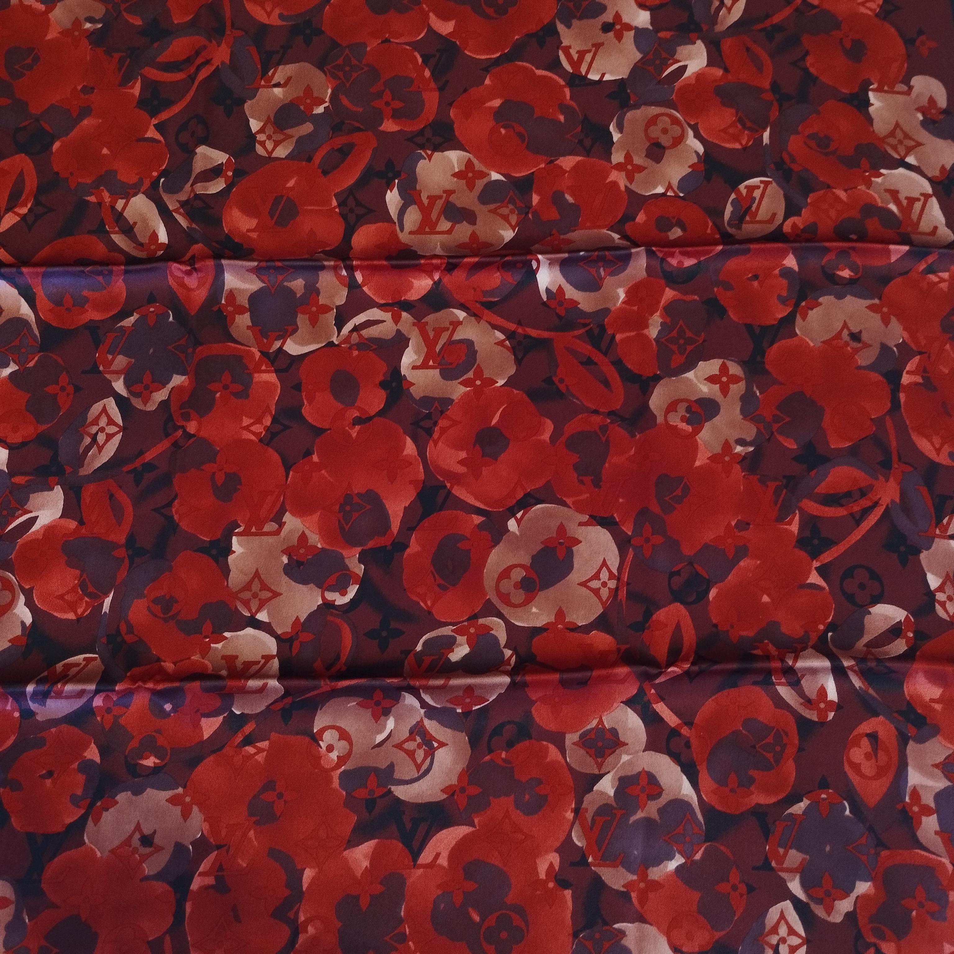 Magnifique et rare foulard Louis Vuitton
Des couleurs étonnantes
100% soie
Motif floral
Couleur rouge et bordeaux
Logo LV
Cm 86 x 88 (33,8 x 34,6 pouces)
Livraison express mondiale incluse dans le prix !