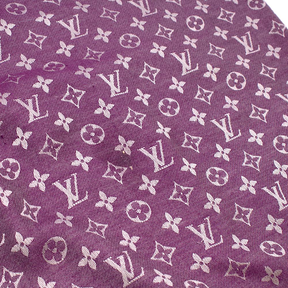 Women's or Men's Louis Vuitton Silk & Wool Monogram Lavender Shine Shawl