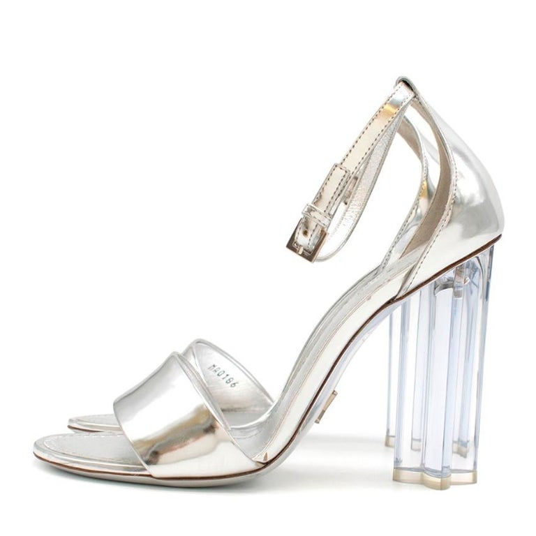 Louis Vuitton Blossom Sandal Silver. Size 41.0
