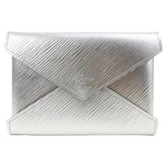 Louis Vuitton - Pochette enveloppe Kirigami MM en cuir épi argenté 1LV810a