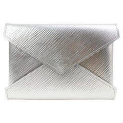 Louis Vuitton - Pochette enveloppe Kirigami MM en cuir épi argenté 2lv59A