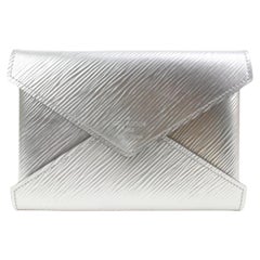 Louis Vuitton - Pochette enveloppe Kirigami MM en cuir épi argenté 77lv24s